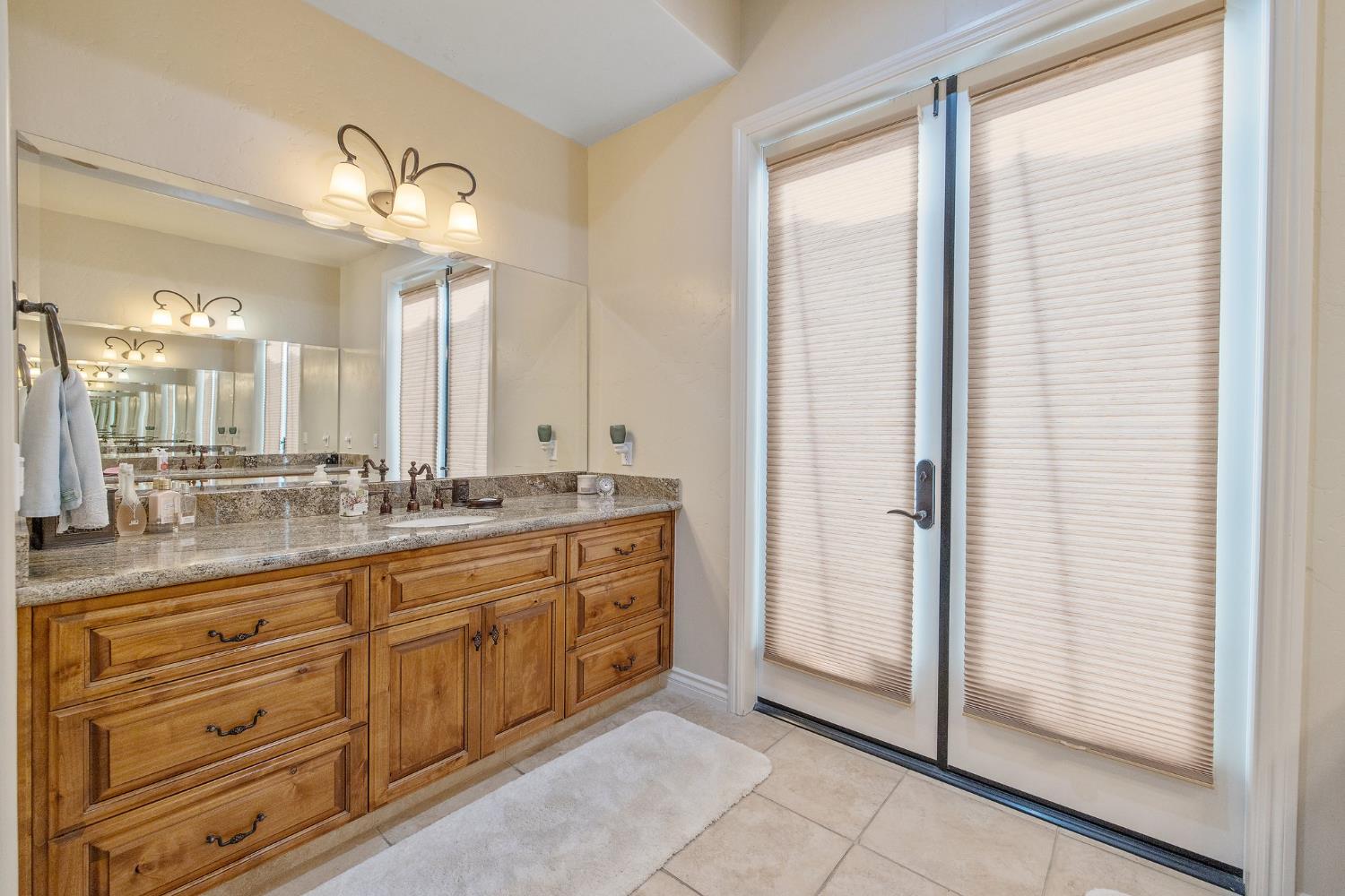 4638 W Lark Ct, Visalia, CA 93291