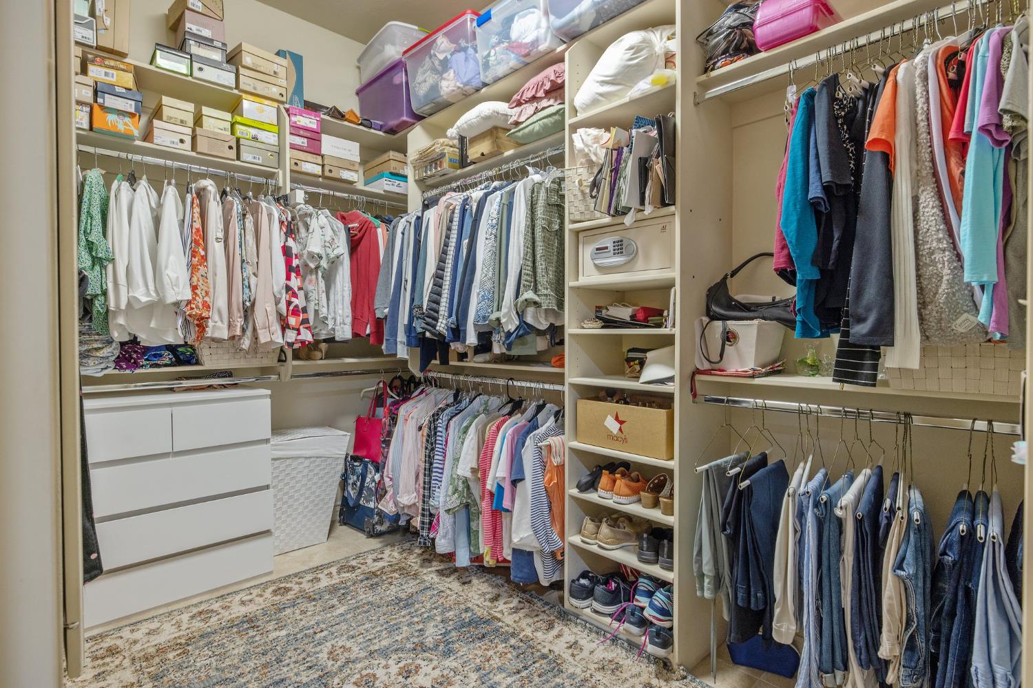 4638 W Lark Ct, Visalia, CA 93291