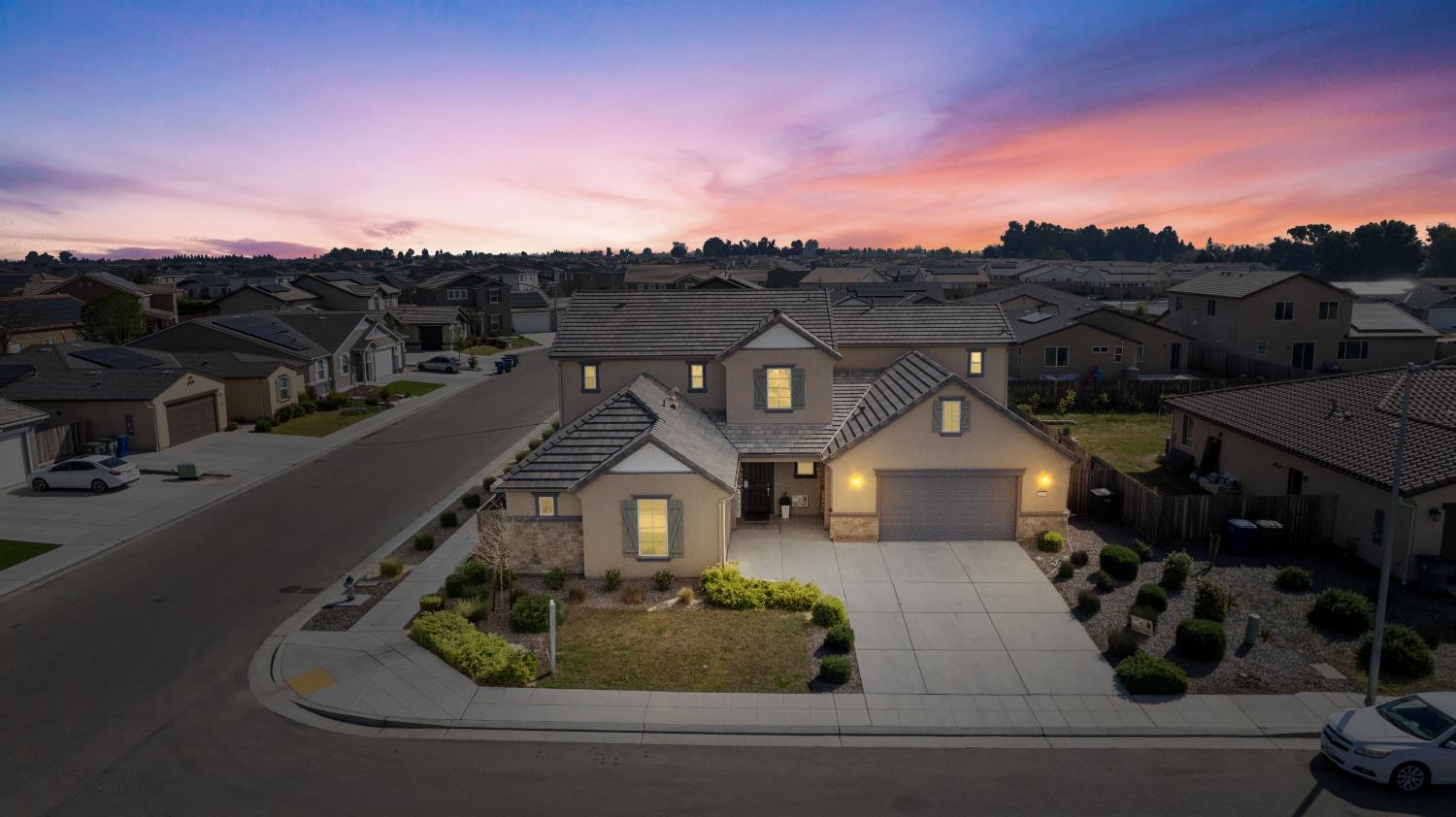 2698 N Arroyo Ave, Fresno, CA 93727