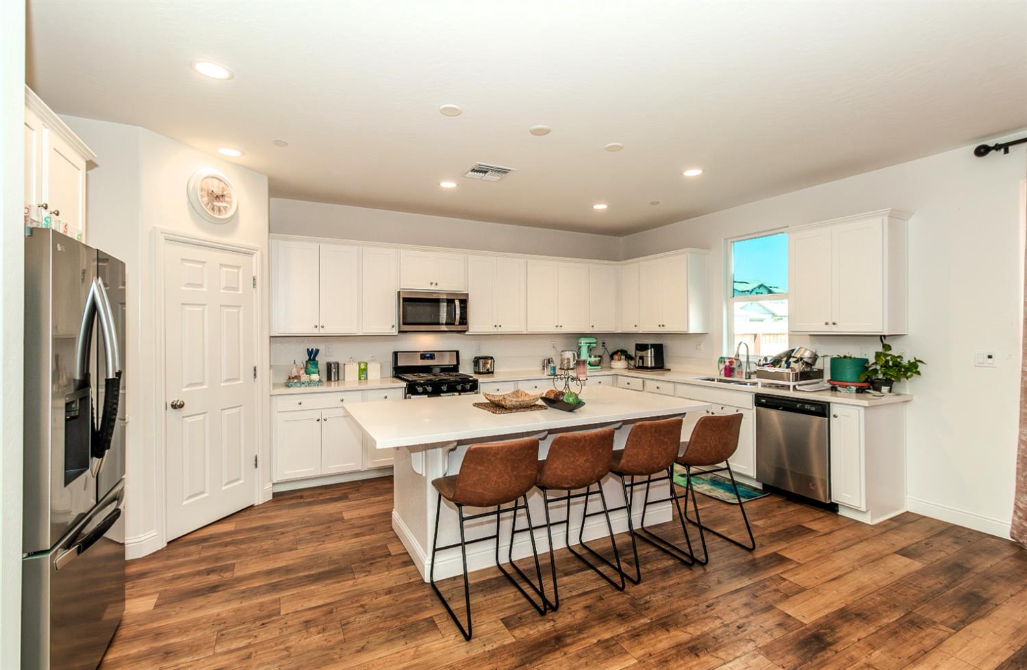 2698 N Arroyo Ave, Fresno, CA 93727