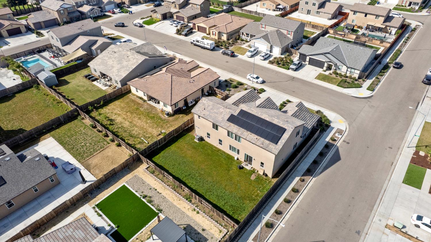 2698 N Arroyo Ave, Fresno, CA 93727