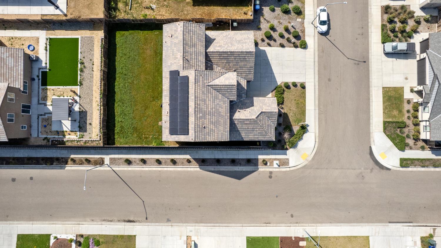 2698 N Arroyo Ave, Fresno, CA 93727