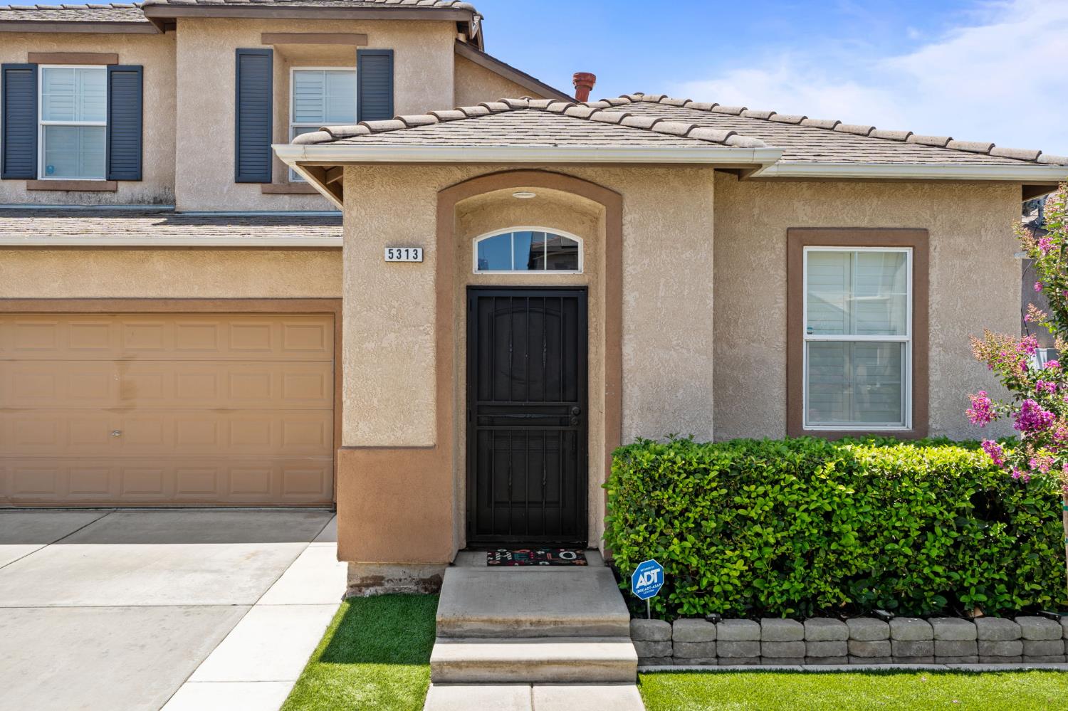 5313 W King Fisher Ln, Fresno, CA 93722