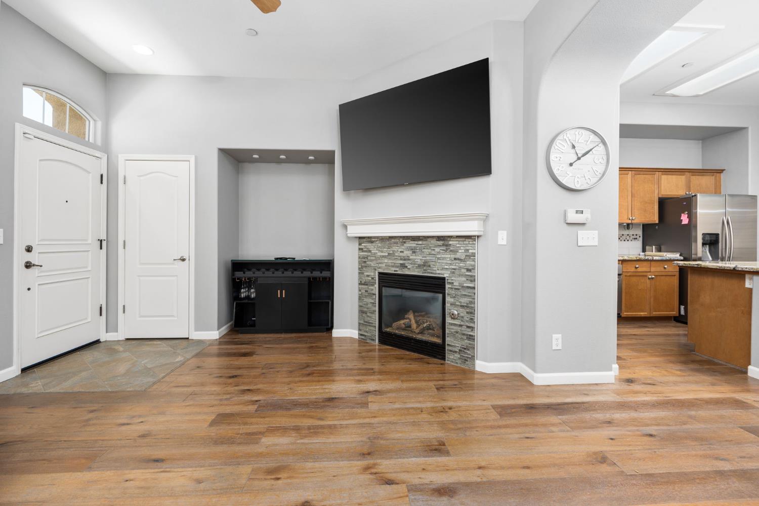 5313 W King Fisher Ln, Fresno, CA 93722