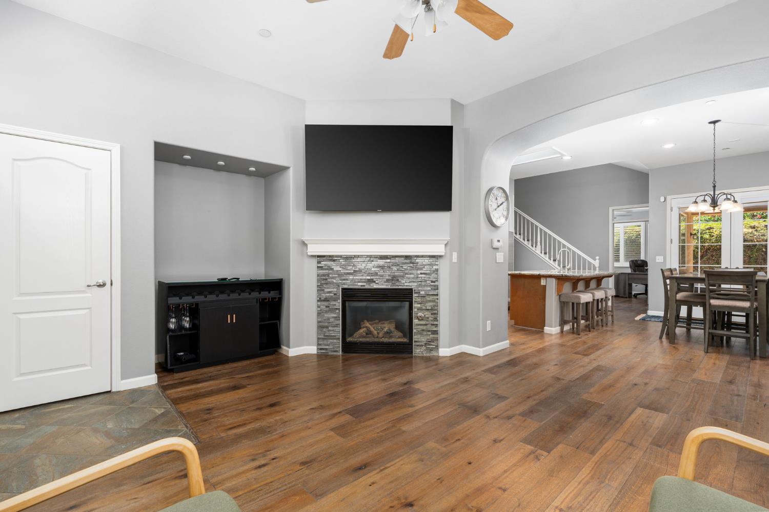 5313 W King Fisher Ln, Fresno, CA 93722