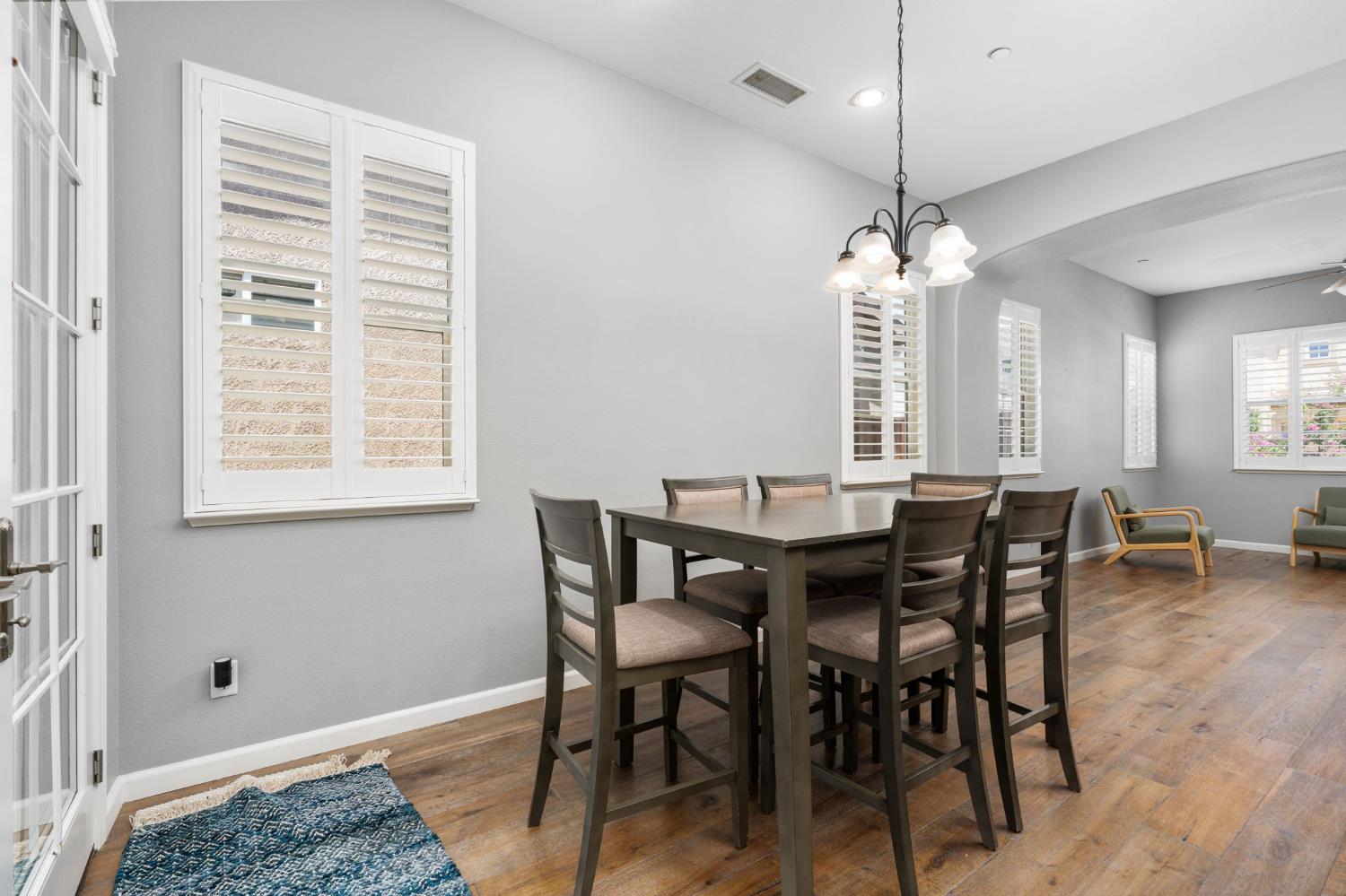 5313 W King Fisher Ln, Fresno, CA 93722