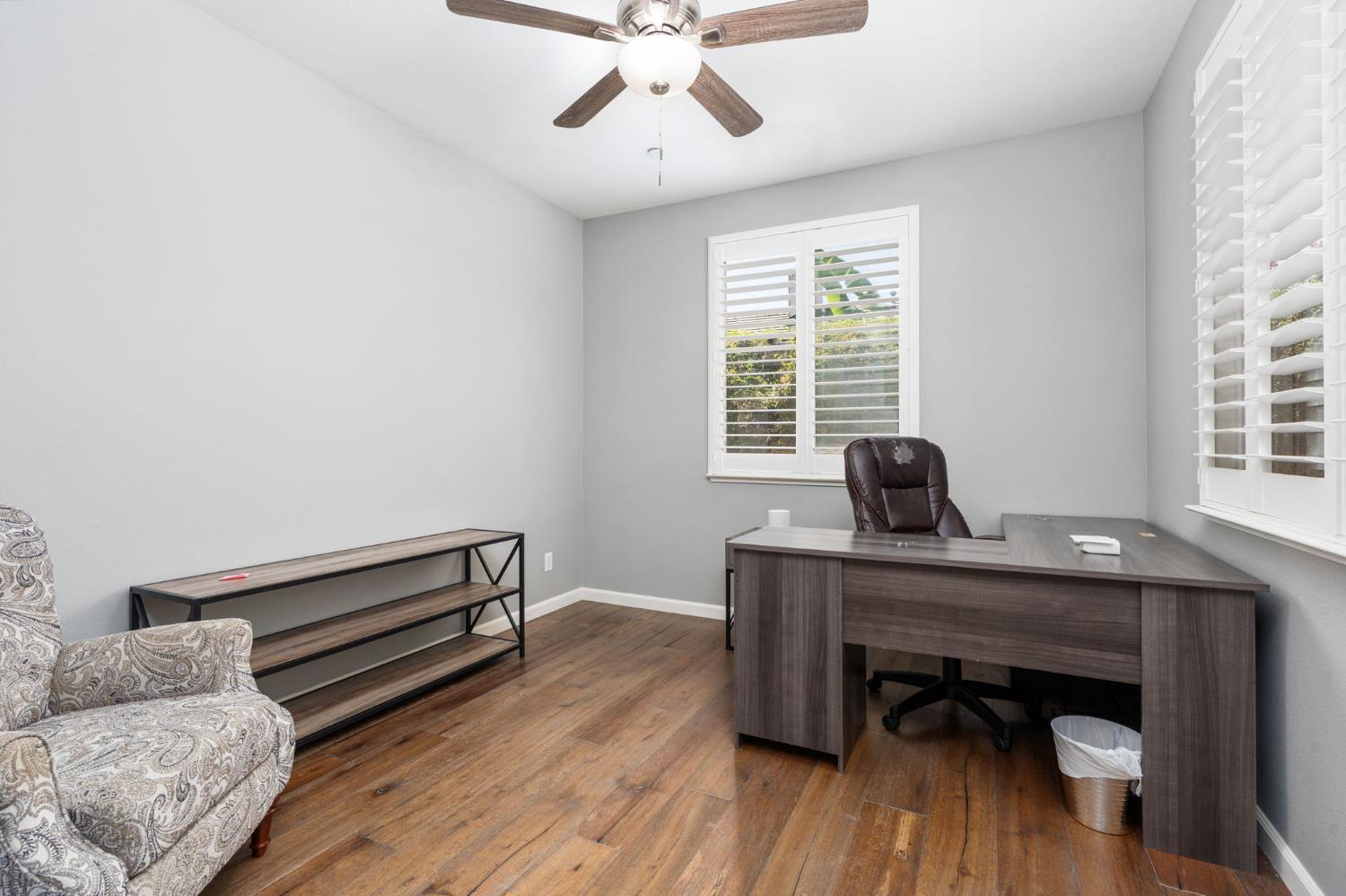 5313 W King Fisher Ln, Fresno, CA 93722