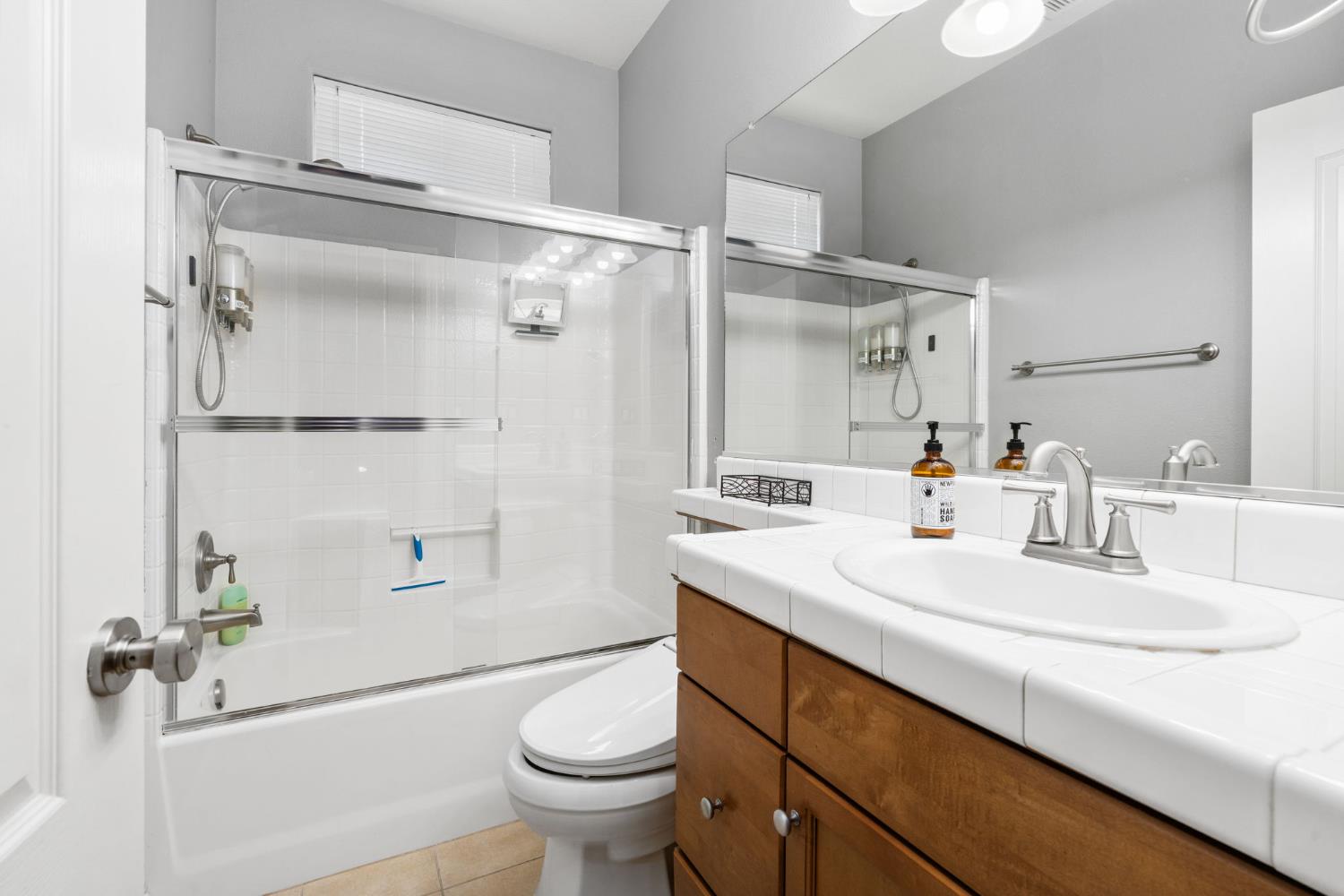 5313 W King Fisher Ln, Fresno, CA 93722