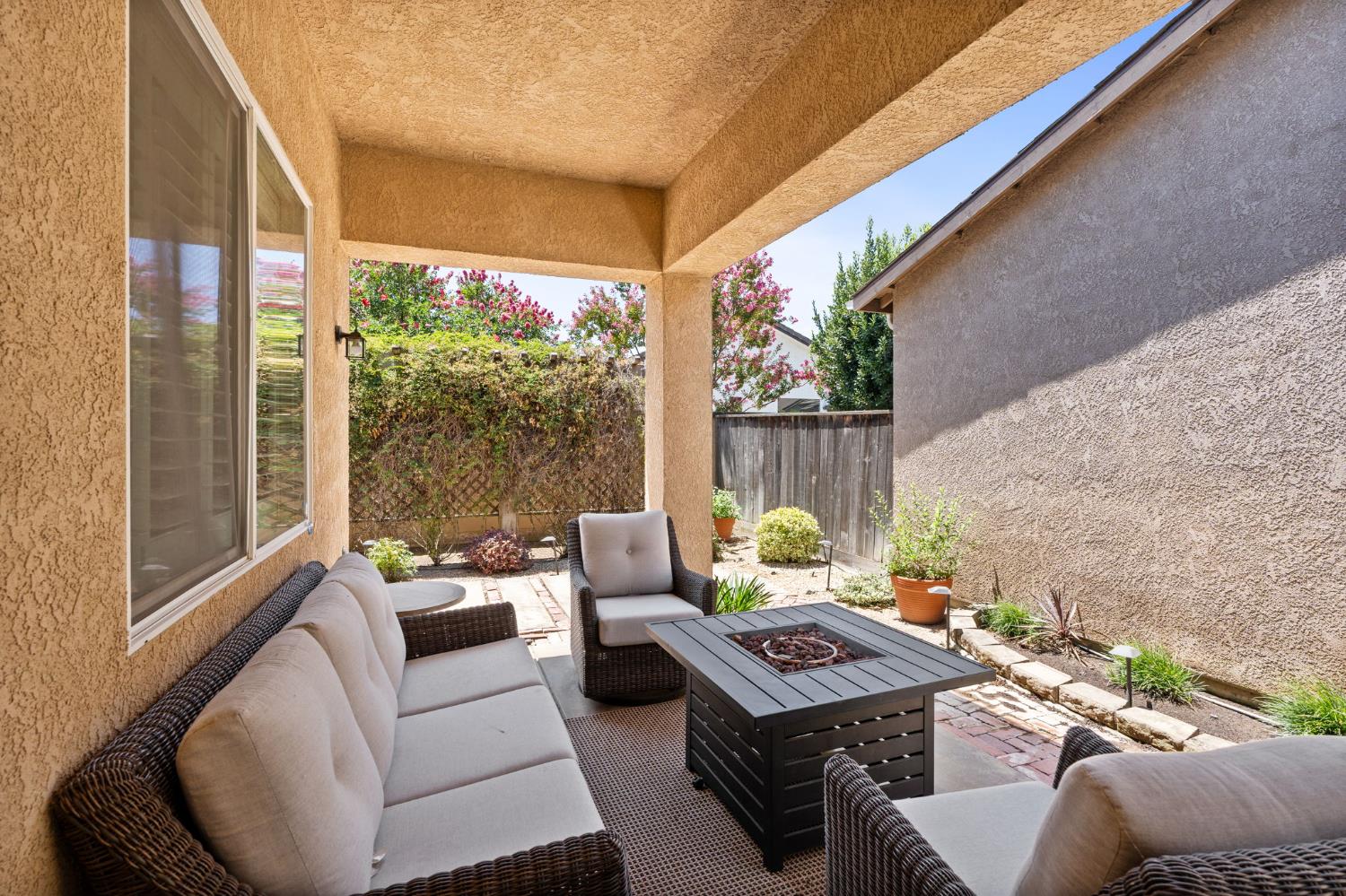 5313 W King Fisher Ln, Fresno, CA 93722