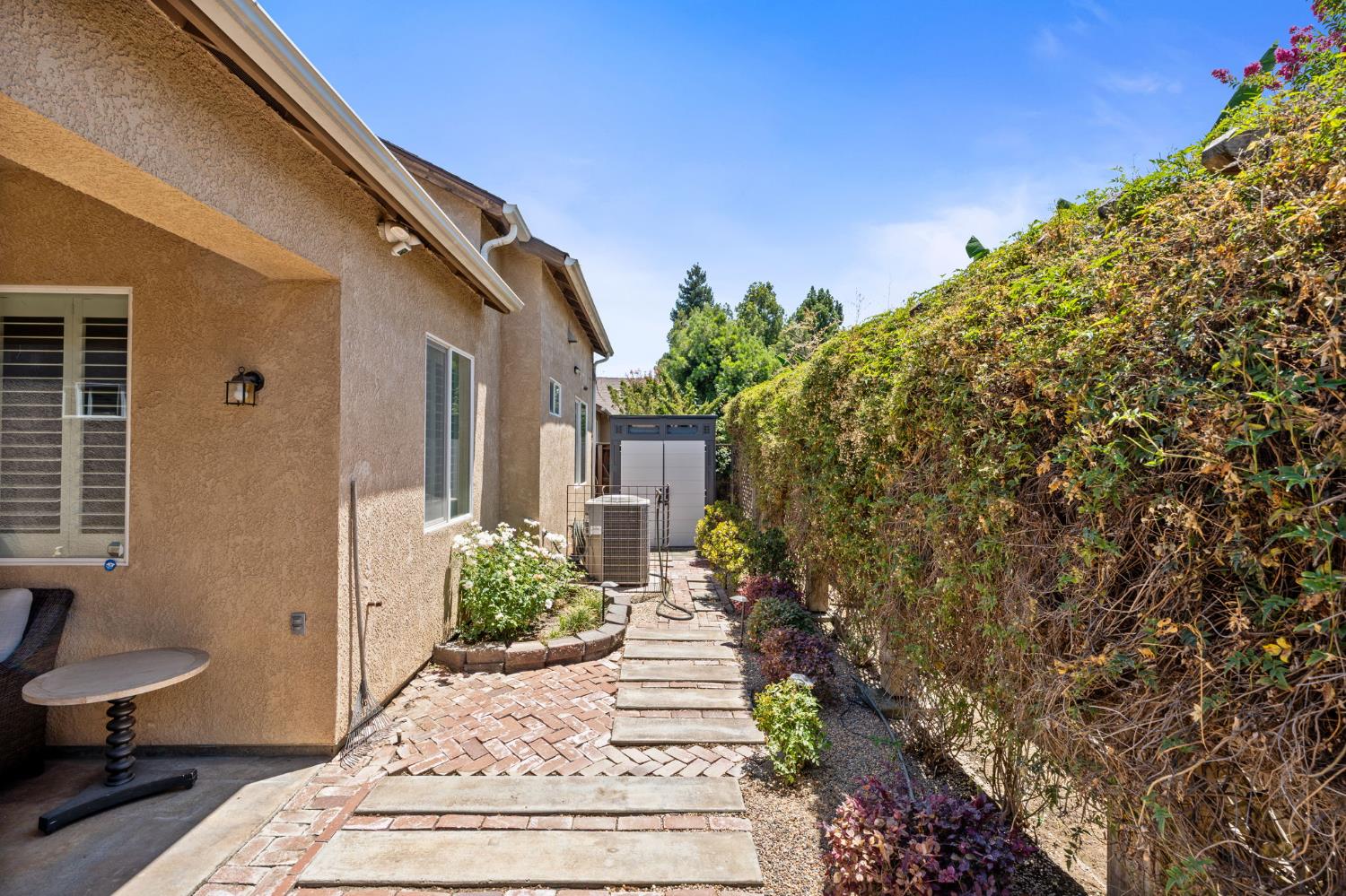 5313 W King Fisher Ln, Fresno, CA 93722