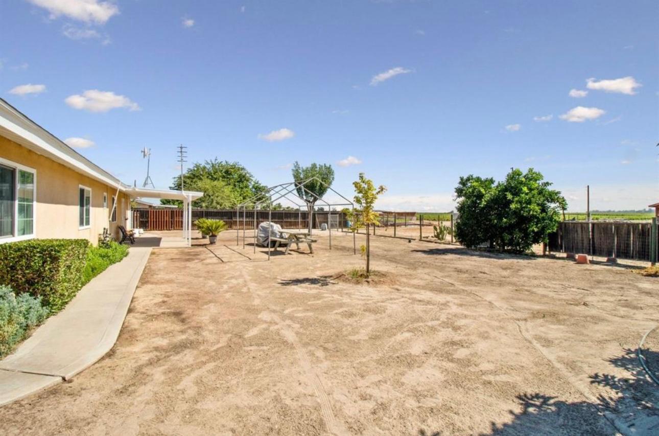 12420 S Chestnut Ave, Fresno, CA 93725