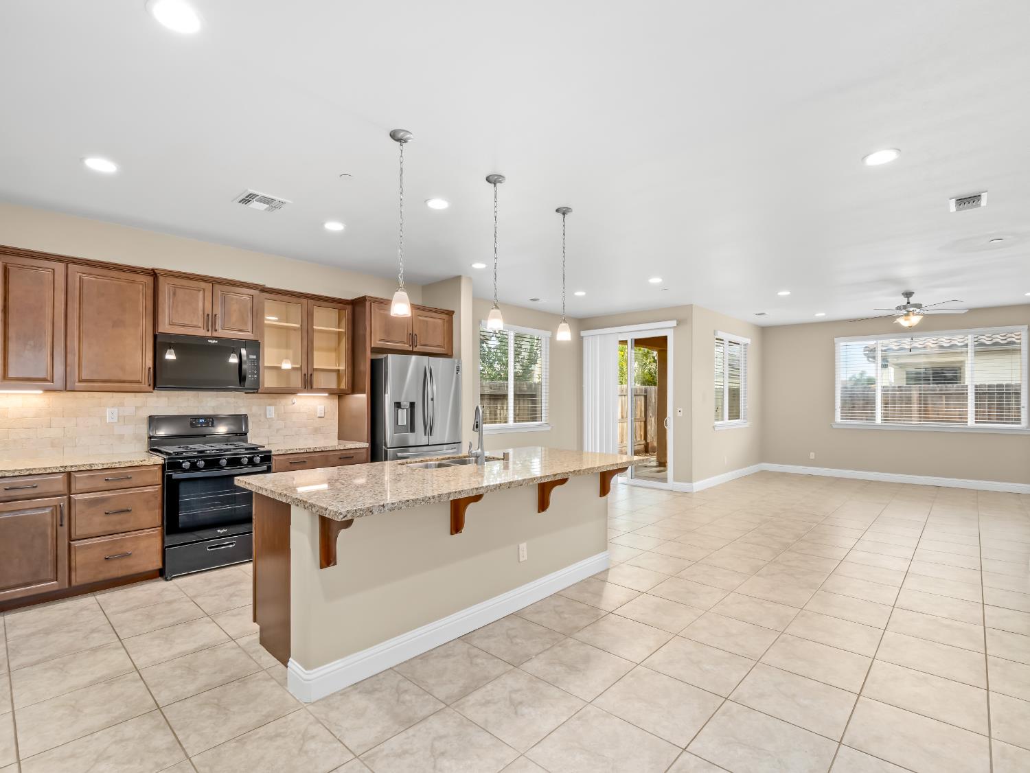 4662 N Casey Ave, Fresno, CA 93723