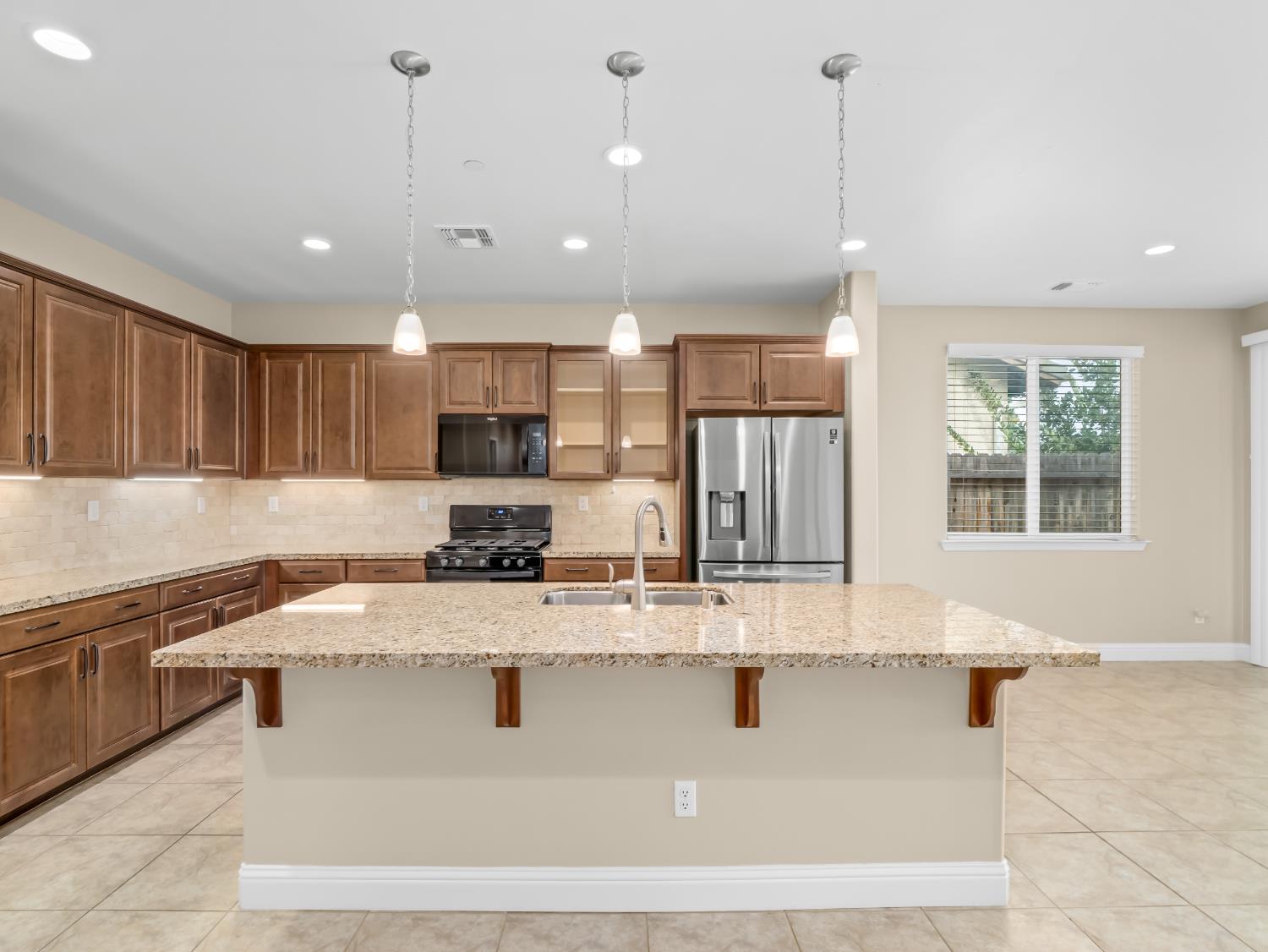 4662 N Casey Ave, Fresno, CA 93723