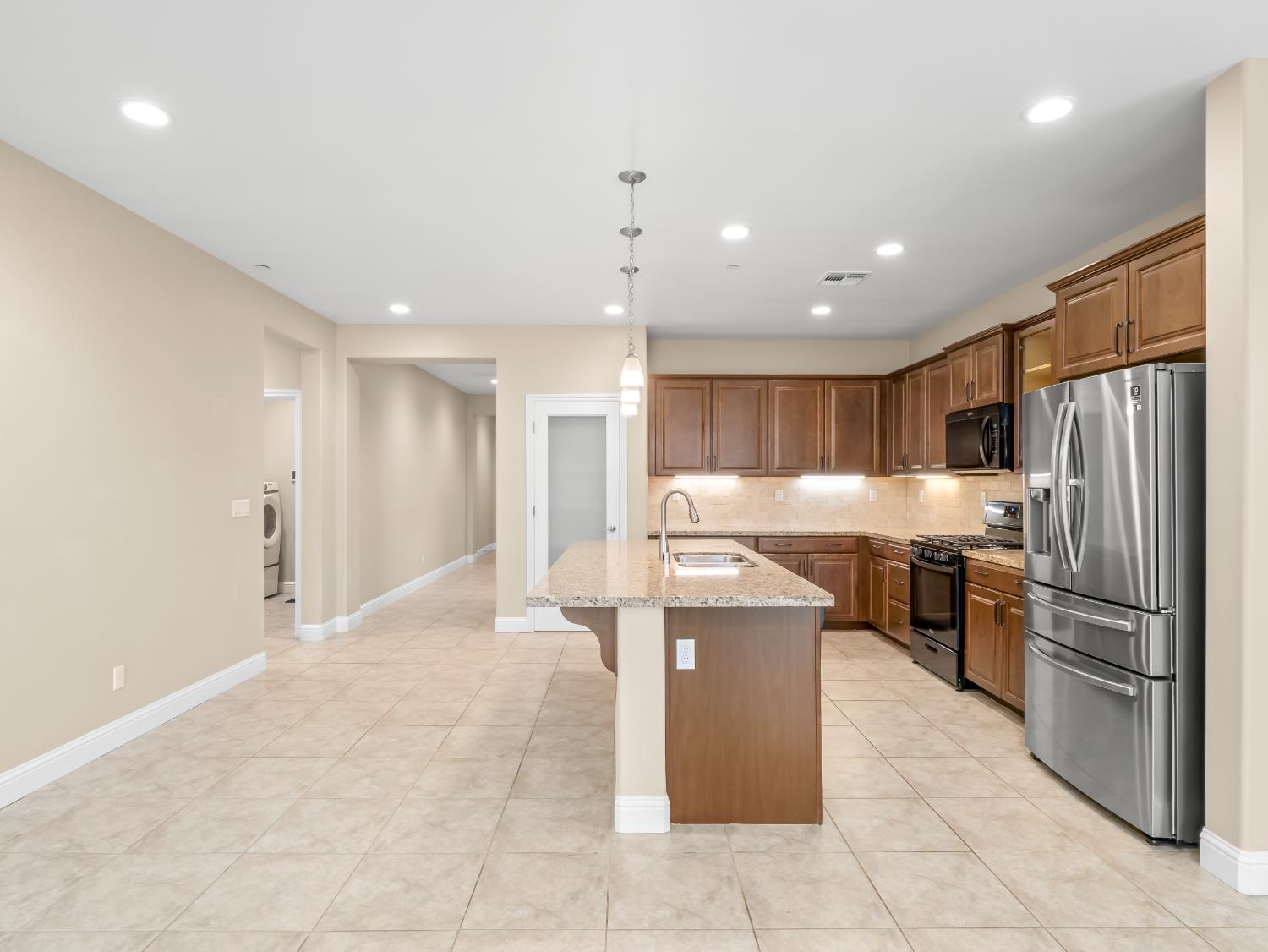 4662 N Casey Ave, Fresno, CA 93723