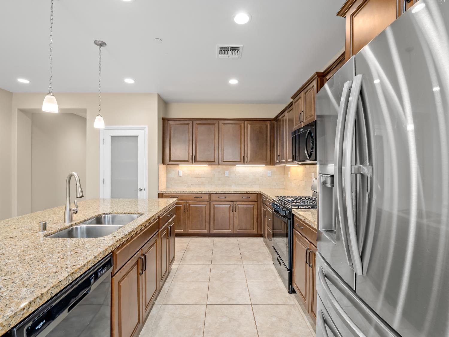 4662 N Casey Ave, Fresno, CA 93723