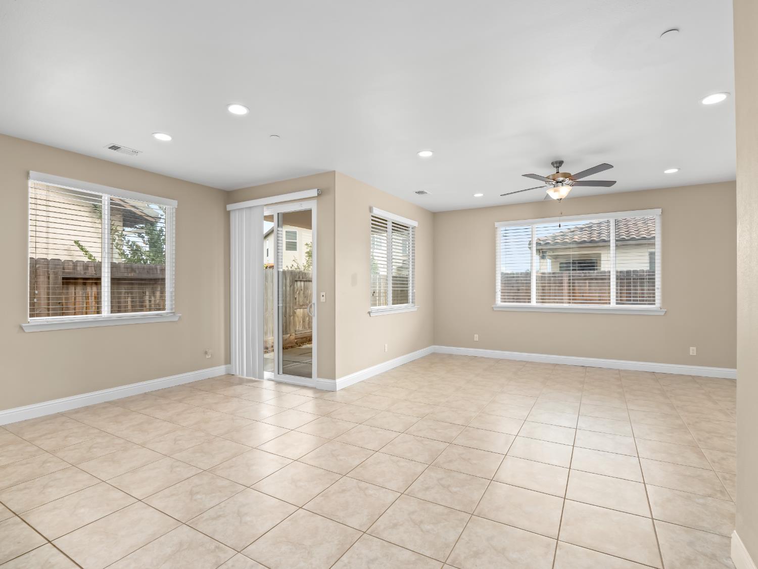 4662 N Casey Ave, Fresno, CA 93723