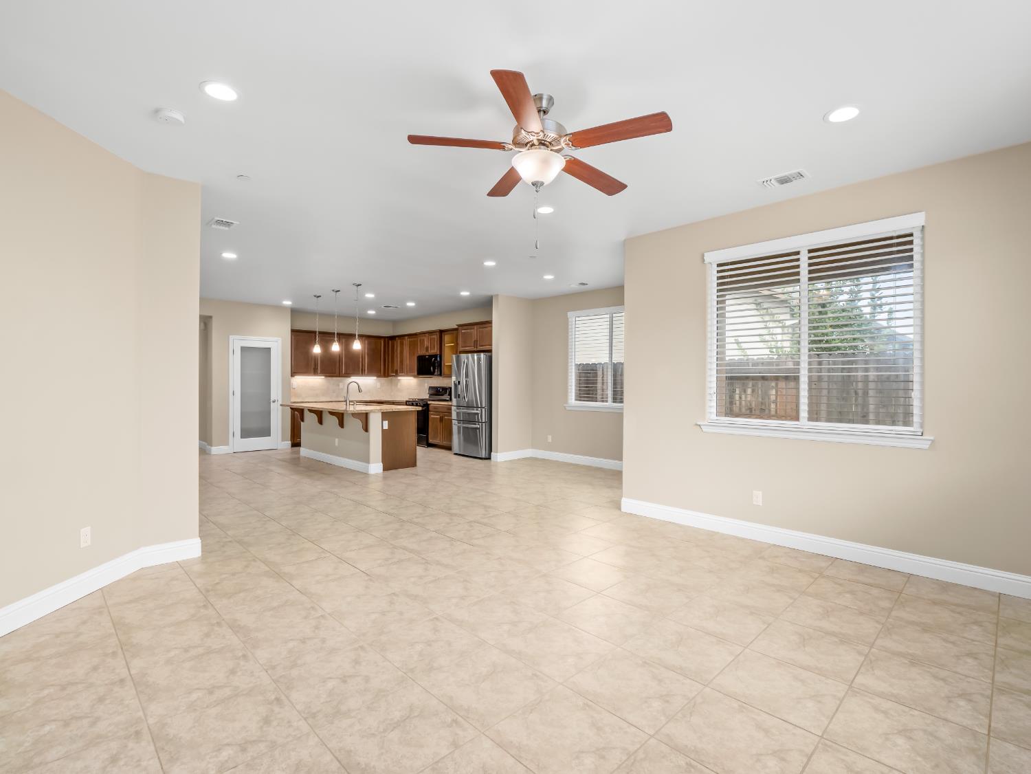 4662 N Casey Ave, Fresno, CA 93723