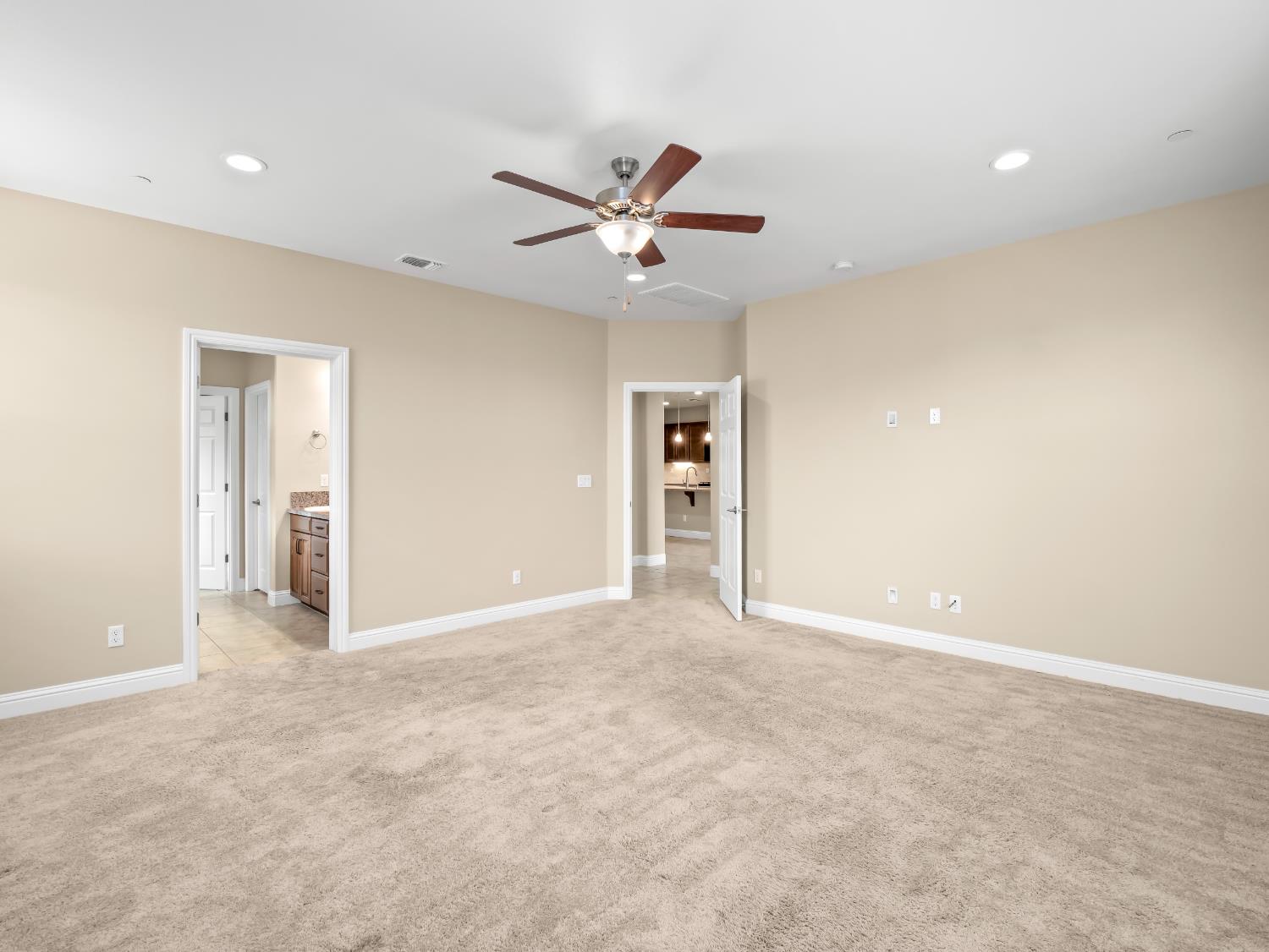 4662 N Casey Ave, Fresno, CA 93723