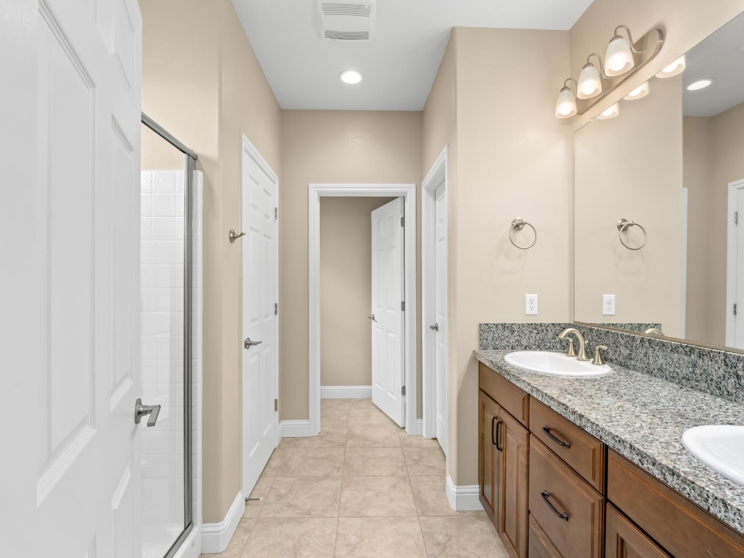 4662 N Casey Ave, Fresno, CA 93723