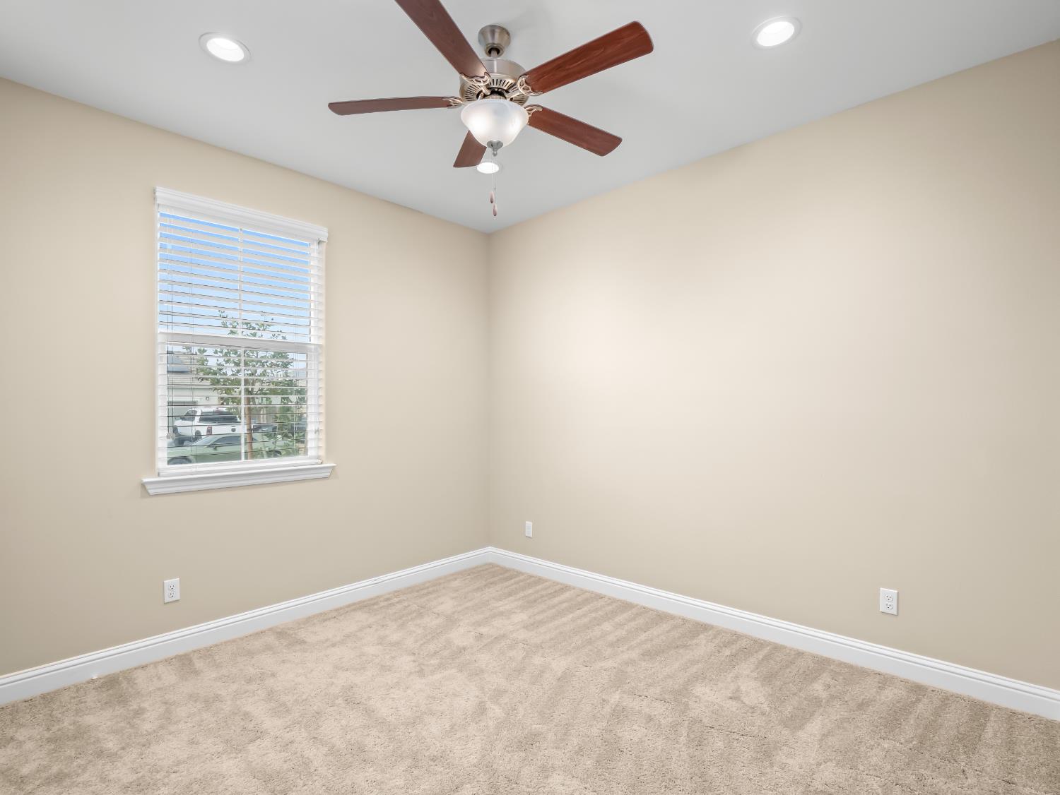 4662 N Casey Ave, Fresno, CA 93723