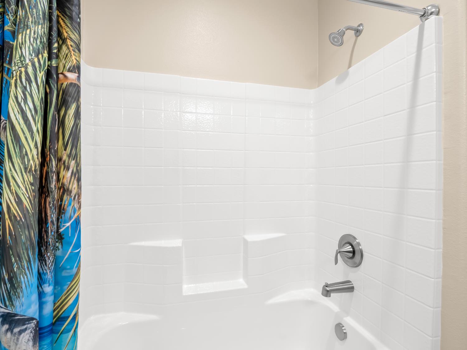 4662 N Casey Ave, Fresno, CA 93723