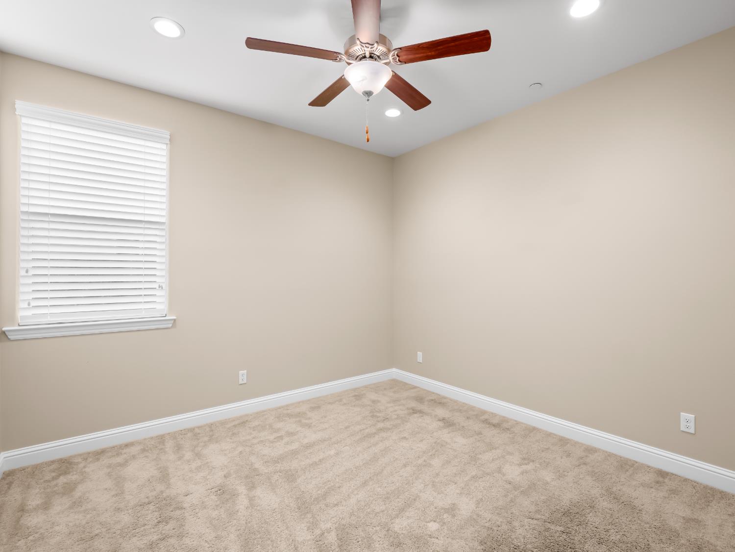 4662 N Casey Ave, Fresno, CA 93723