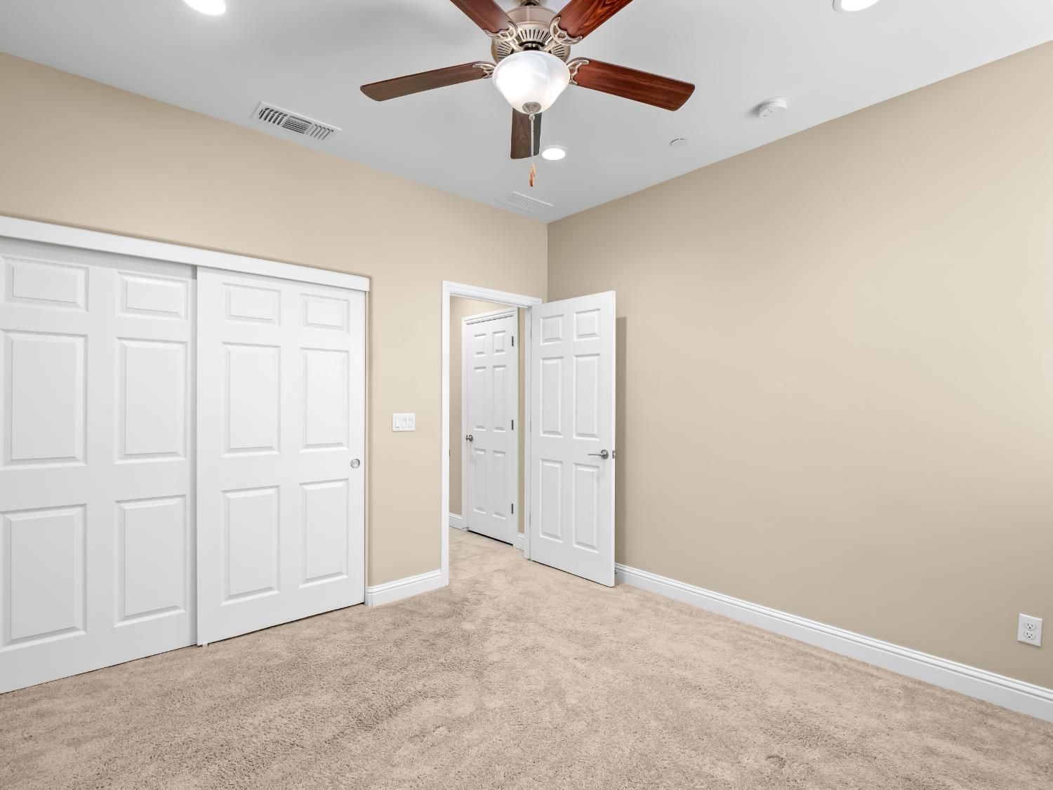 4662 N Casey Ave, Fresno, CA 93723