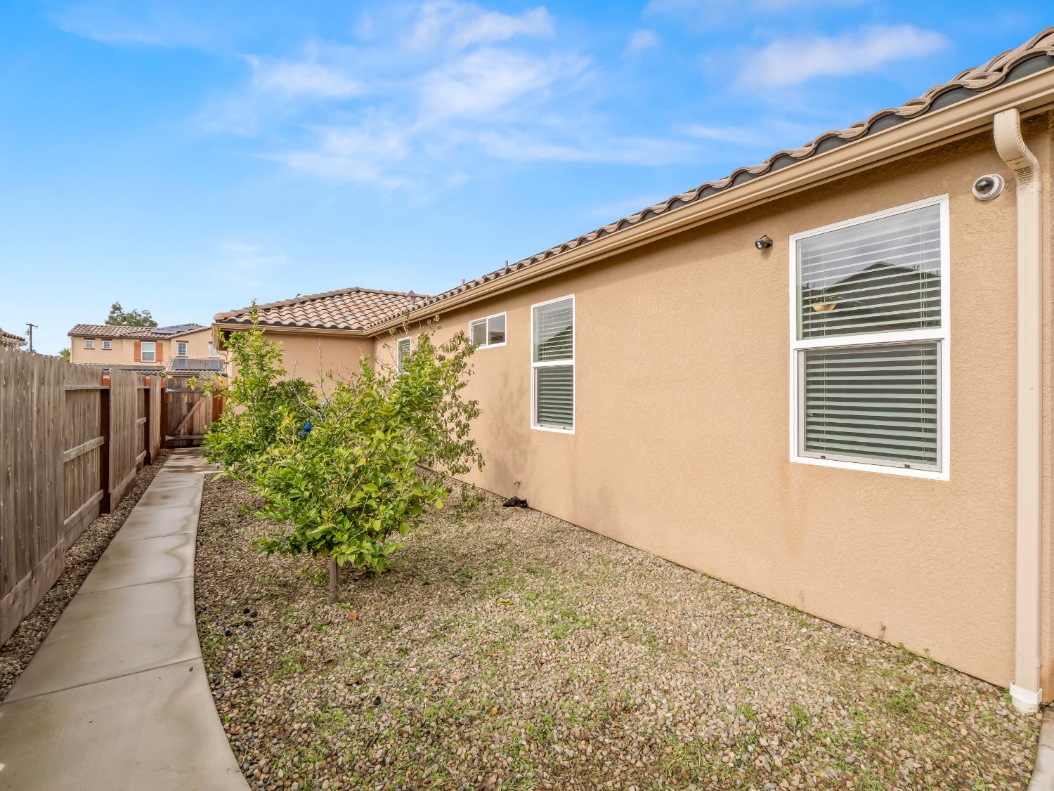 4662 N Casey Ave, Fresno, CA 93723