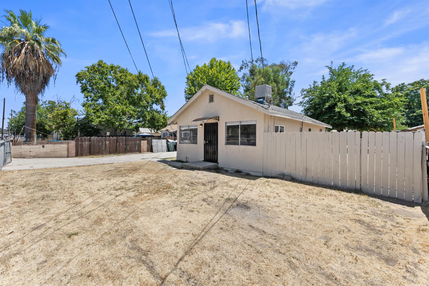 4014 E Olive Ave, Fresno, CA 93702