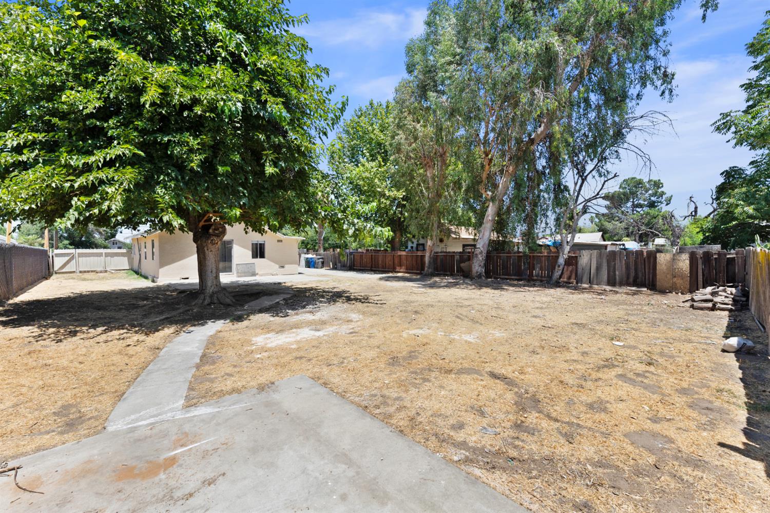 4014 E Olive Ave, Fresno, CA 93702