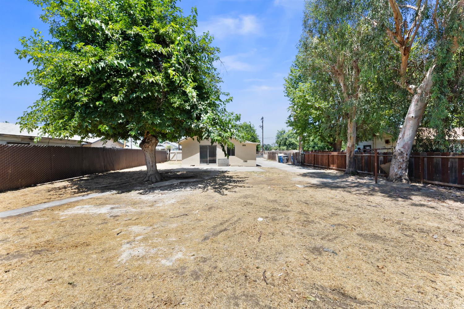 4014 E Olive Ave, Fresno, CA 93702