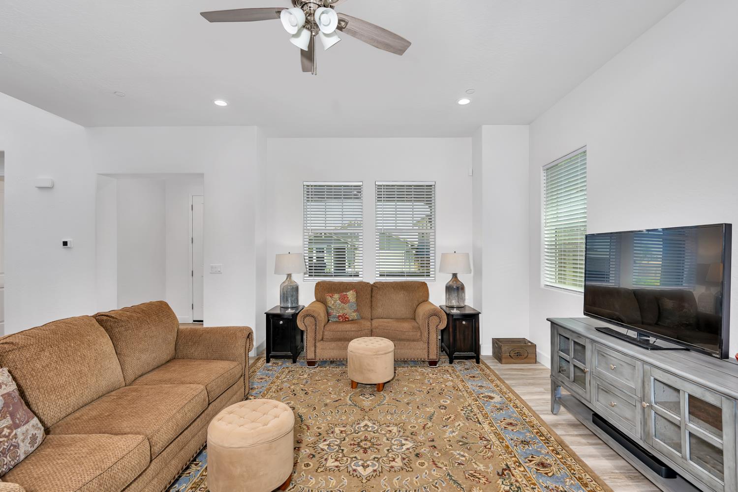 253 Peters Ln S, Madera, CA 93636