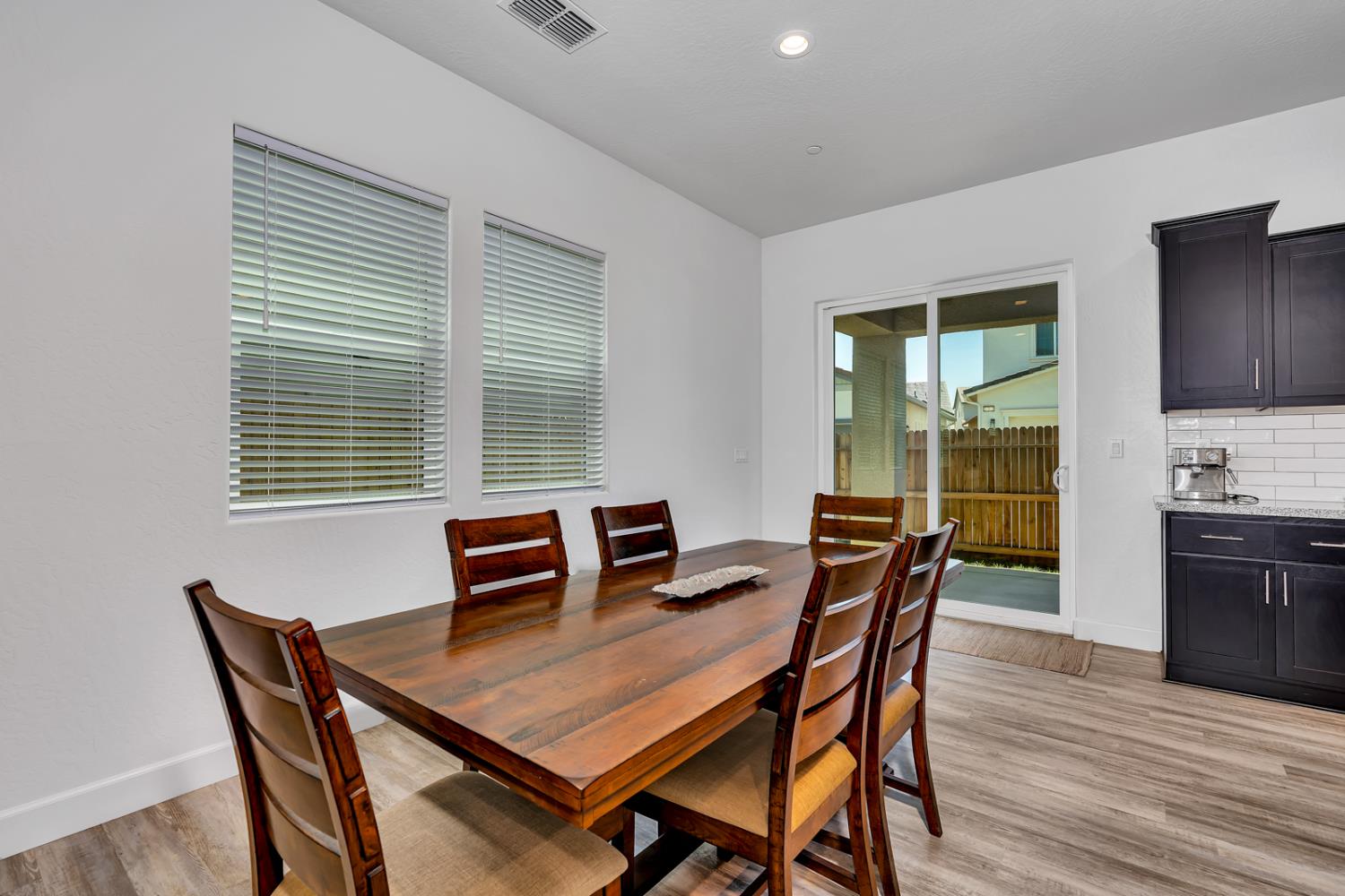 253 Peters Ln S, Madera, CA 93636