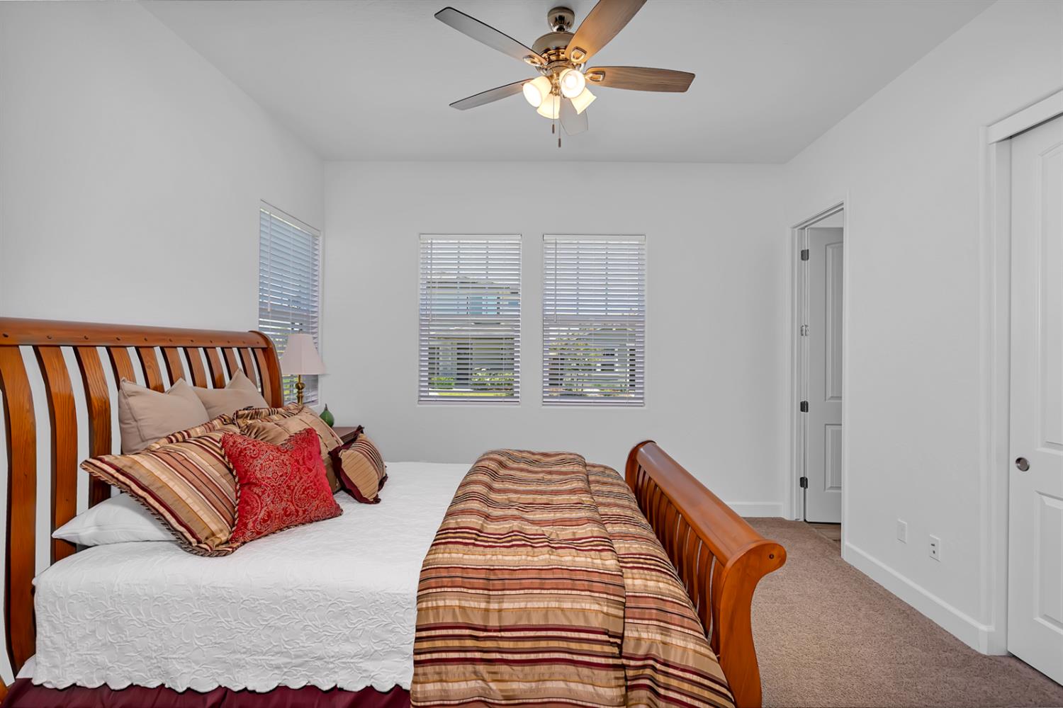 253 Peters Ln S, Madera, CA 93636