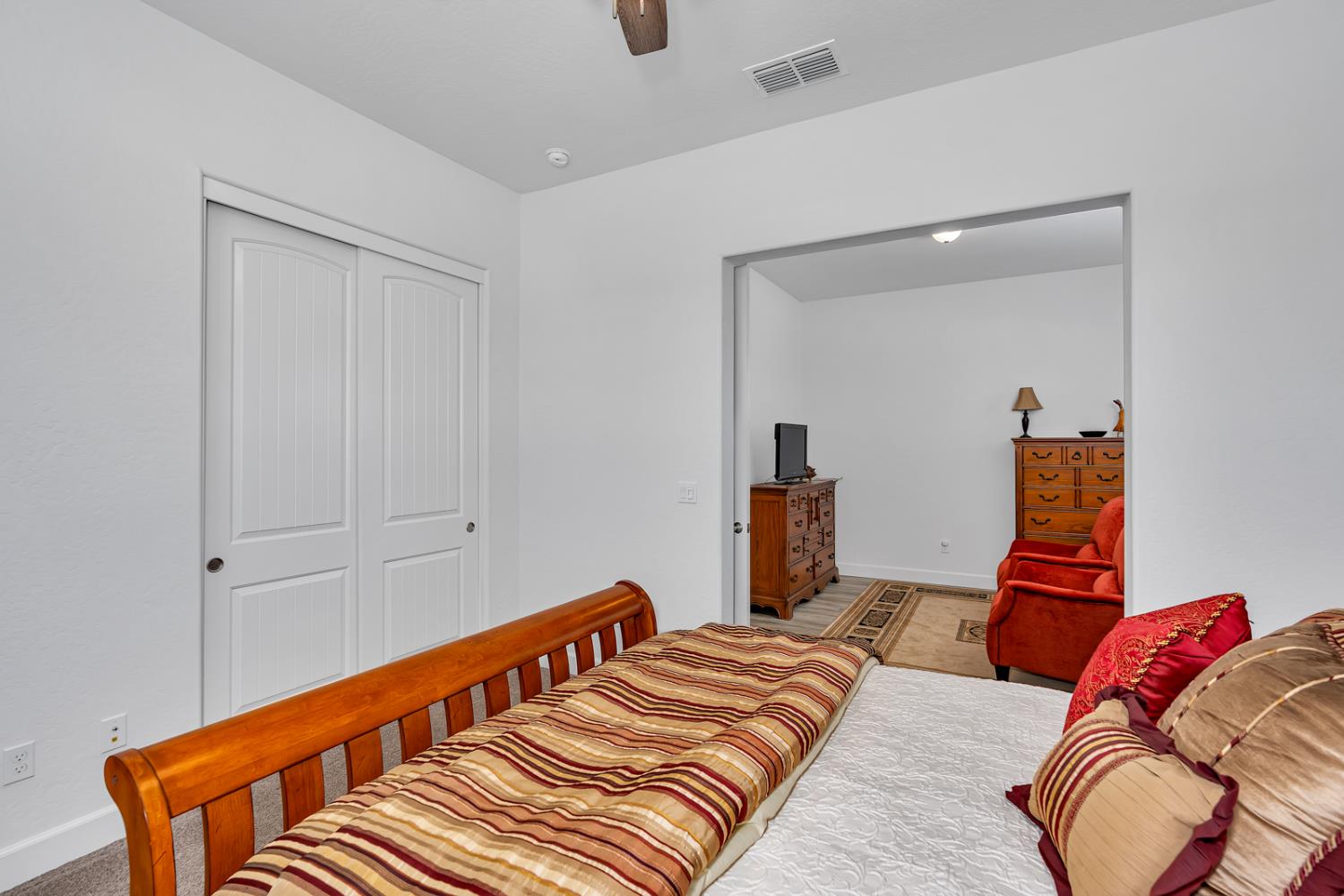 253 Peters Ln S, Madera, CA 93636