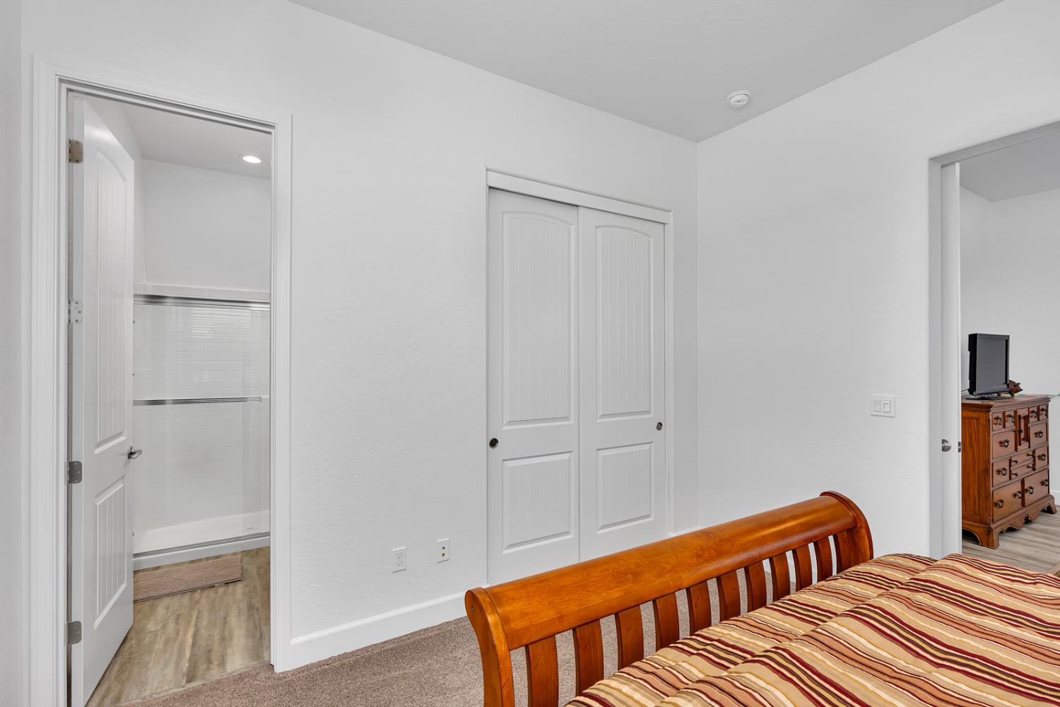 253 Peters Ln S, Madera, CA 93636