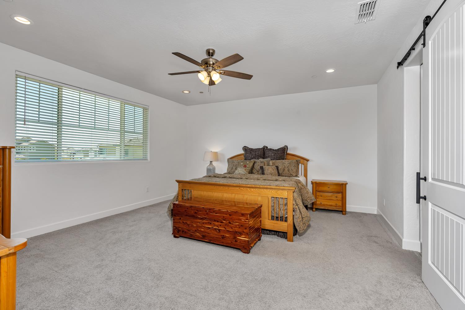 253 Peters Ln S, Madera, CA 93636