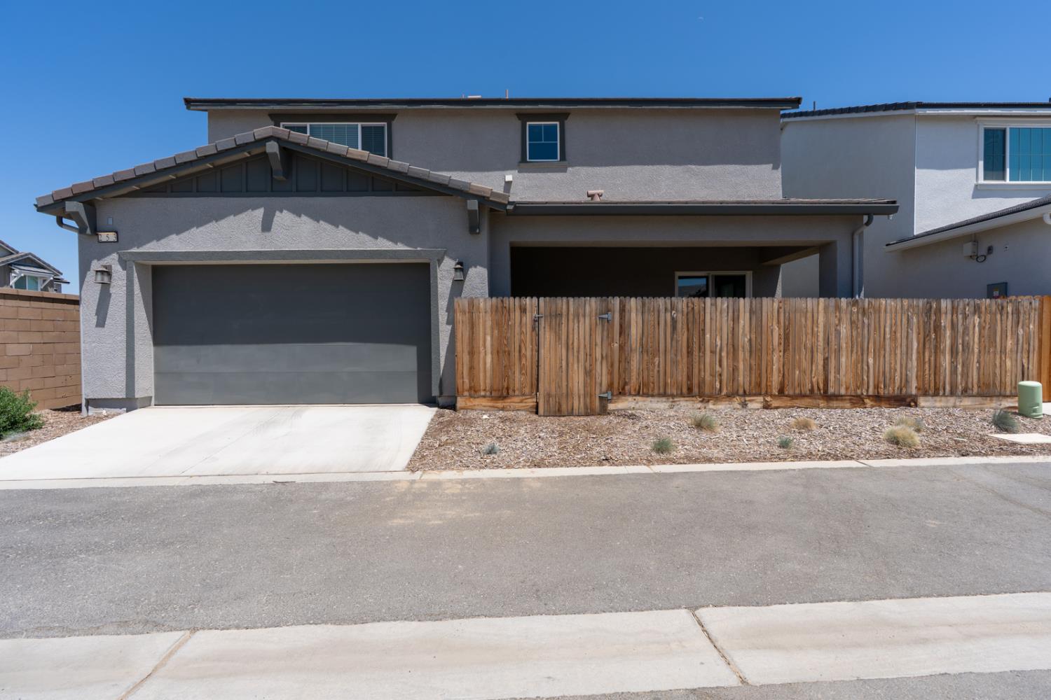 253 Peters Ln S, Madera, CA 93636