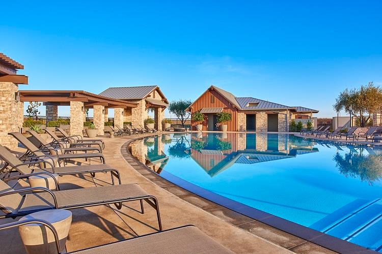 253 Peters Ln S, Madera, CA 93636