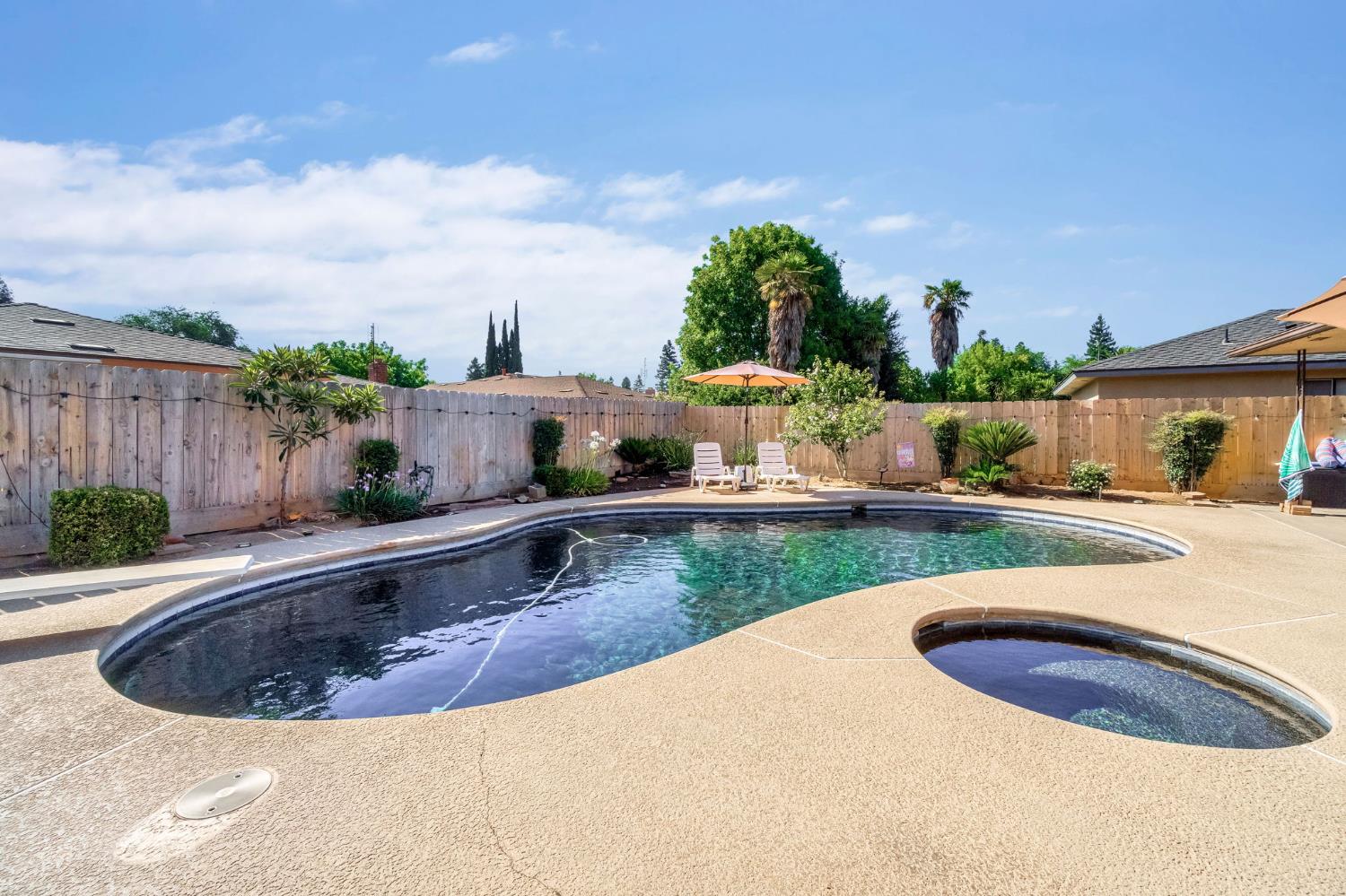 6658 N Thorne Ave, Fresno, CA 93711