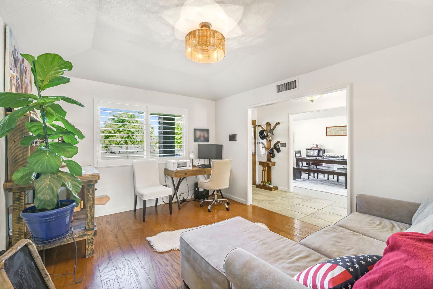 6658 N Thorne Ave, Fresno, CA 93711