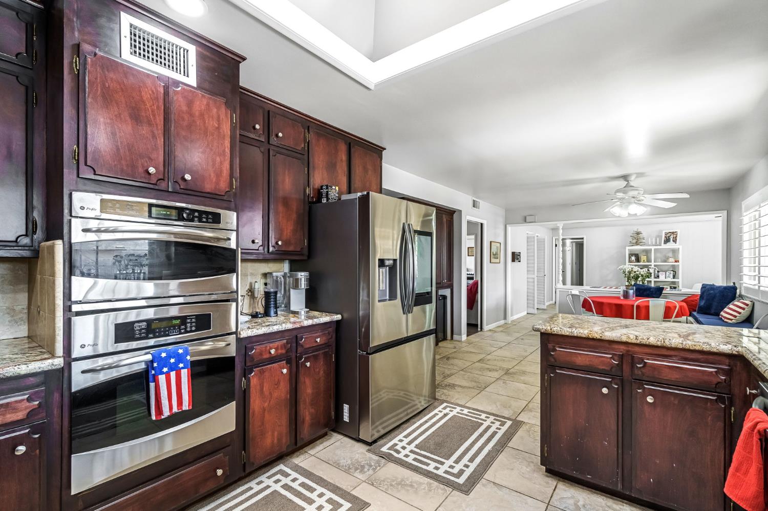 6658 N Thorne Ave, Fresno, CA 93711