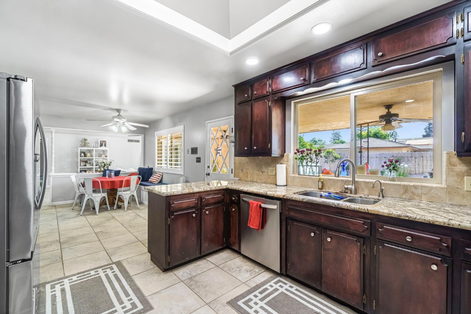 6658 N Thorne Ave, Fresno, CA 93711