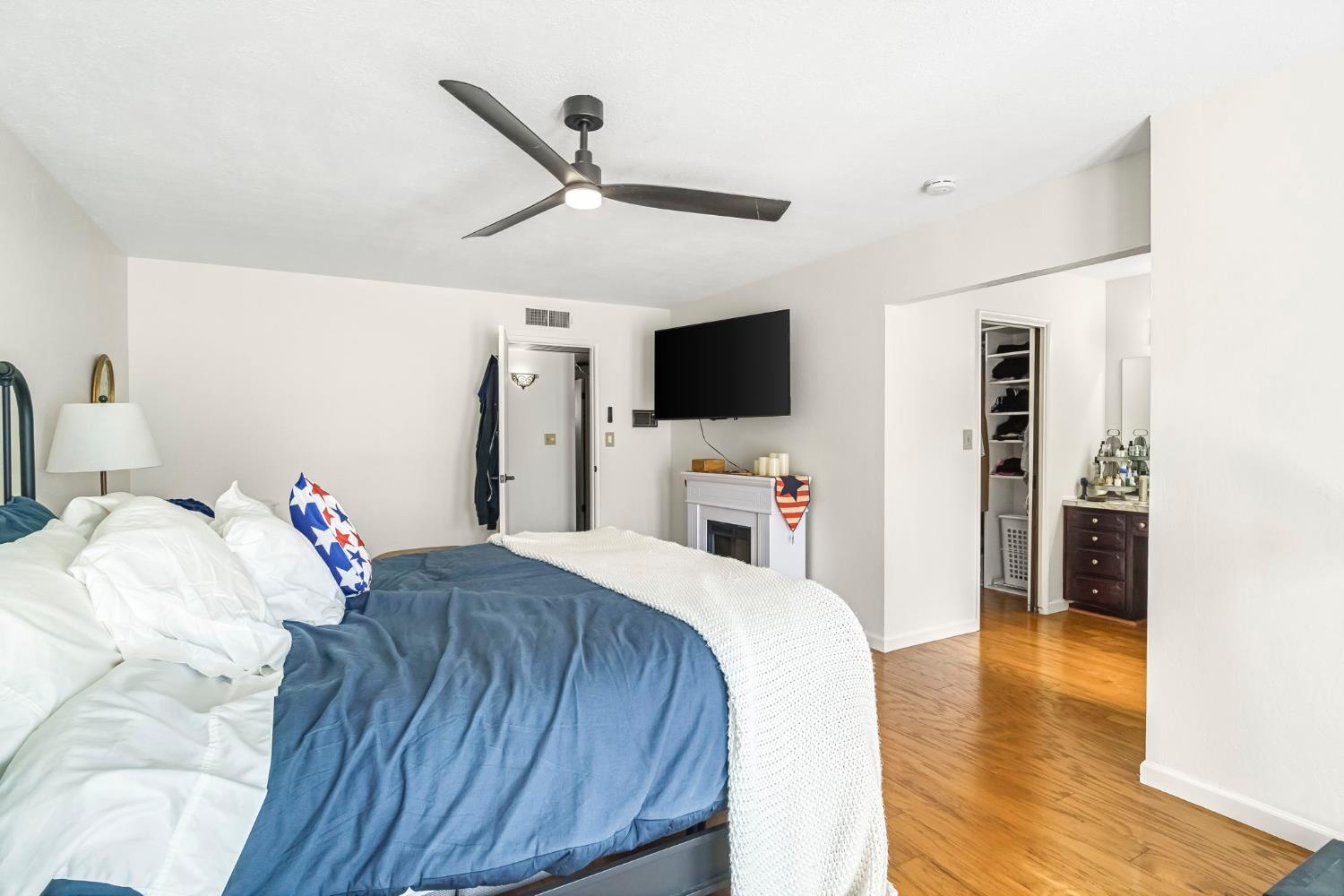 6658 N Thorne Ave, Fresno, CA 93711