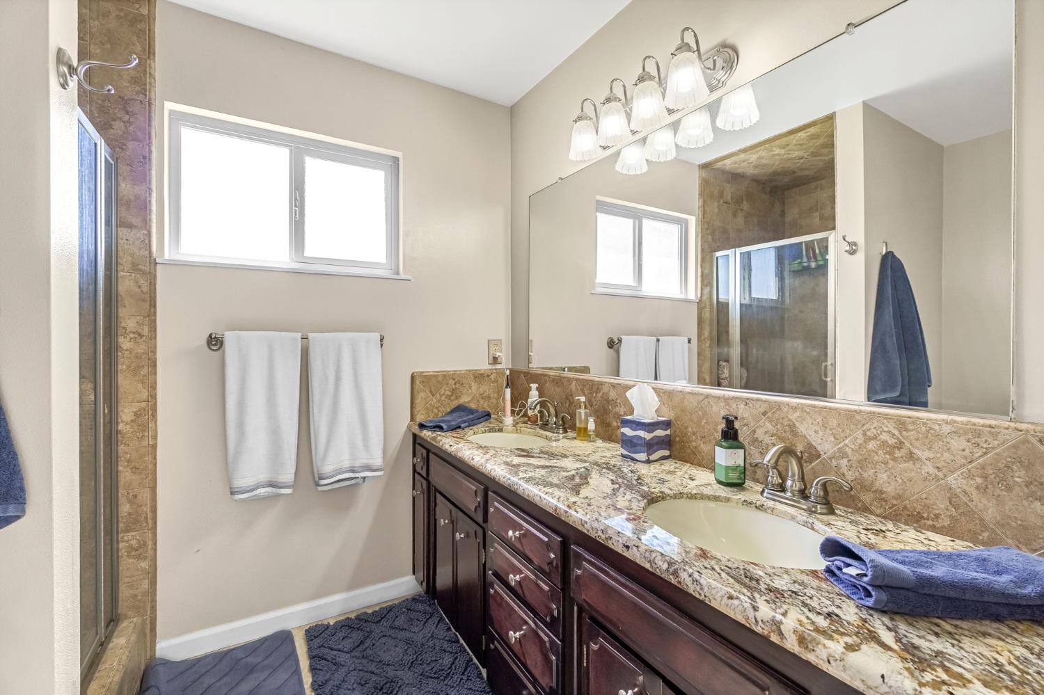 6658 N Thorne Ave, Fresno, CA 93711