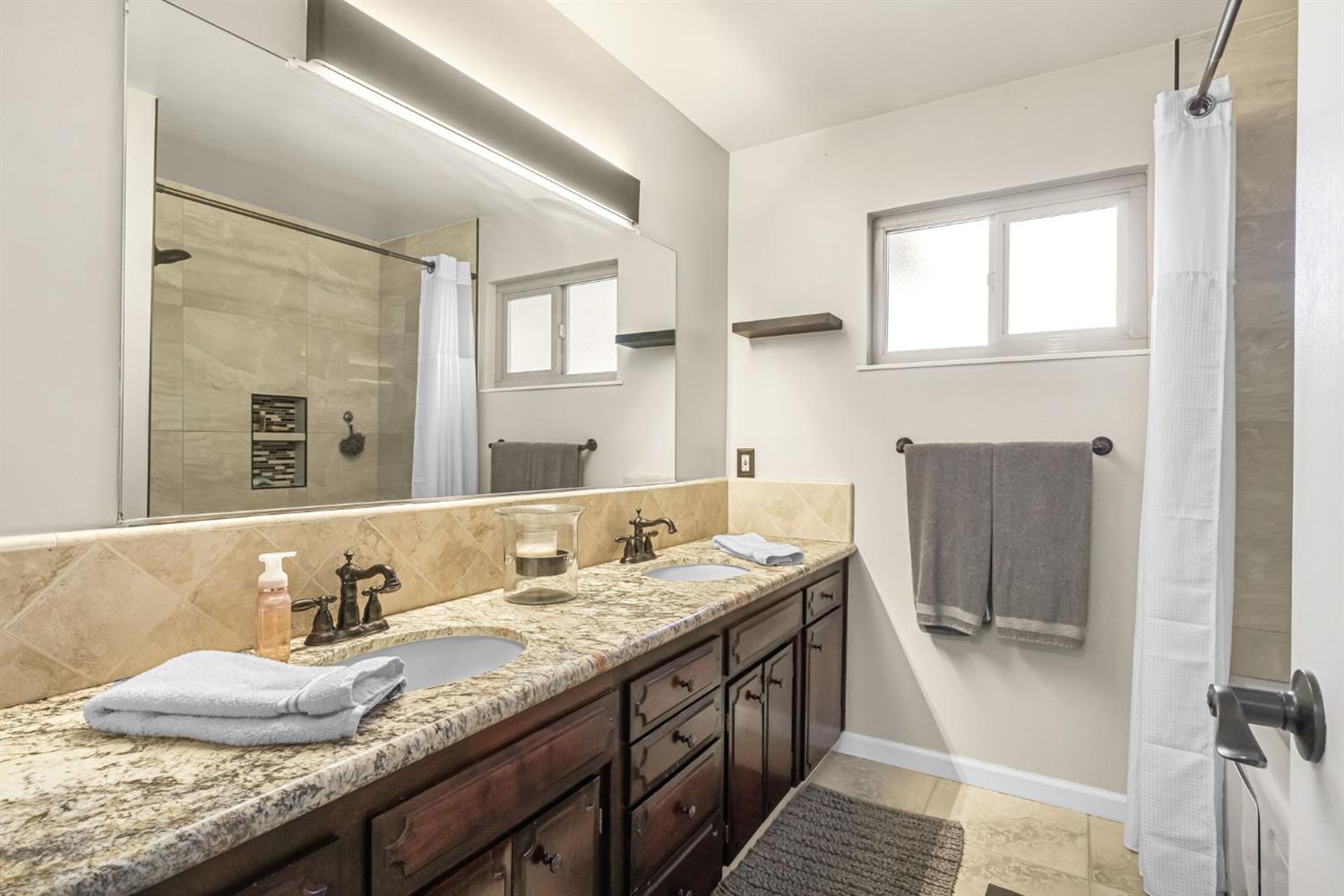 6658 N Thorne Ave, Fresno, CA 93711