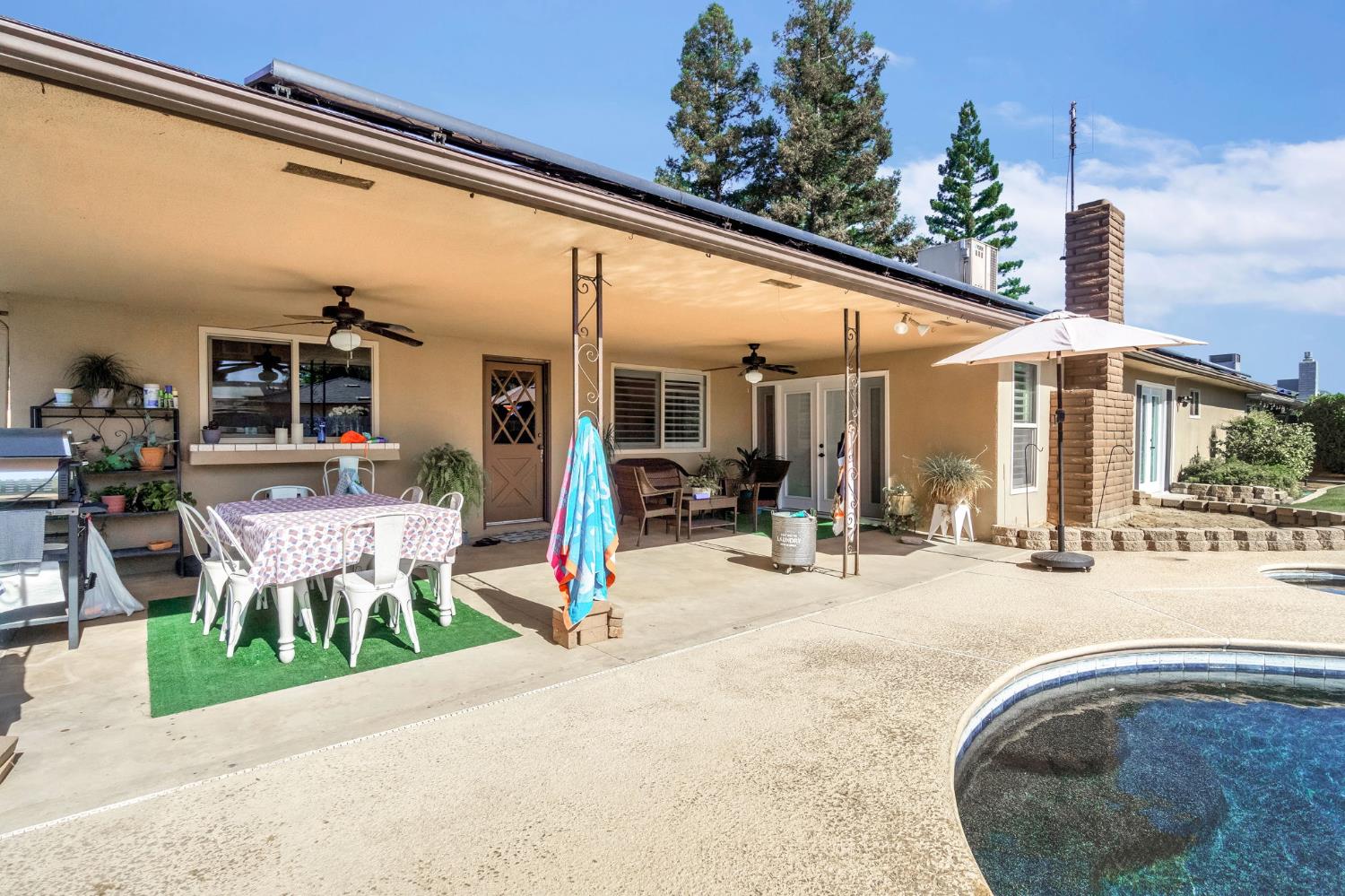 6658 N Thorne Ave, Fresno, CA 93711