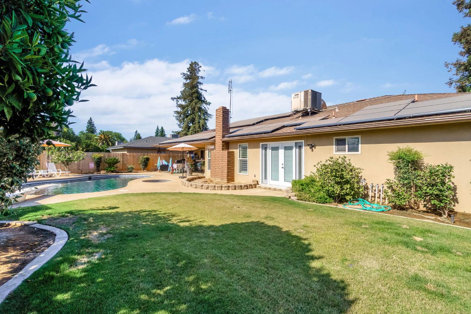 6658 N Thorne Ave, Fresno, CA 93711