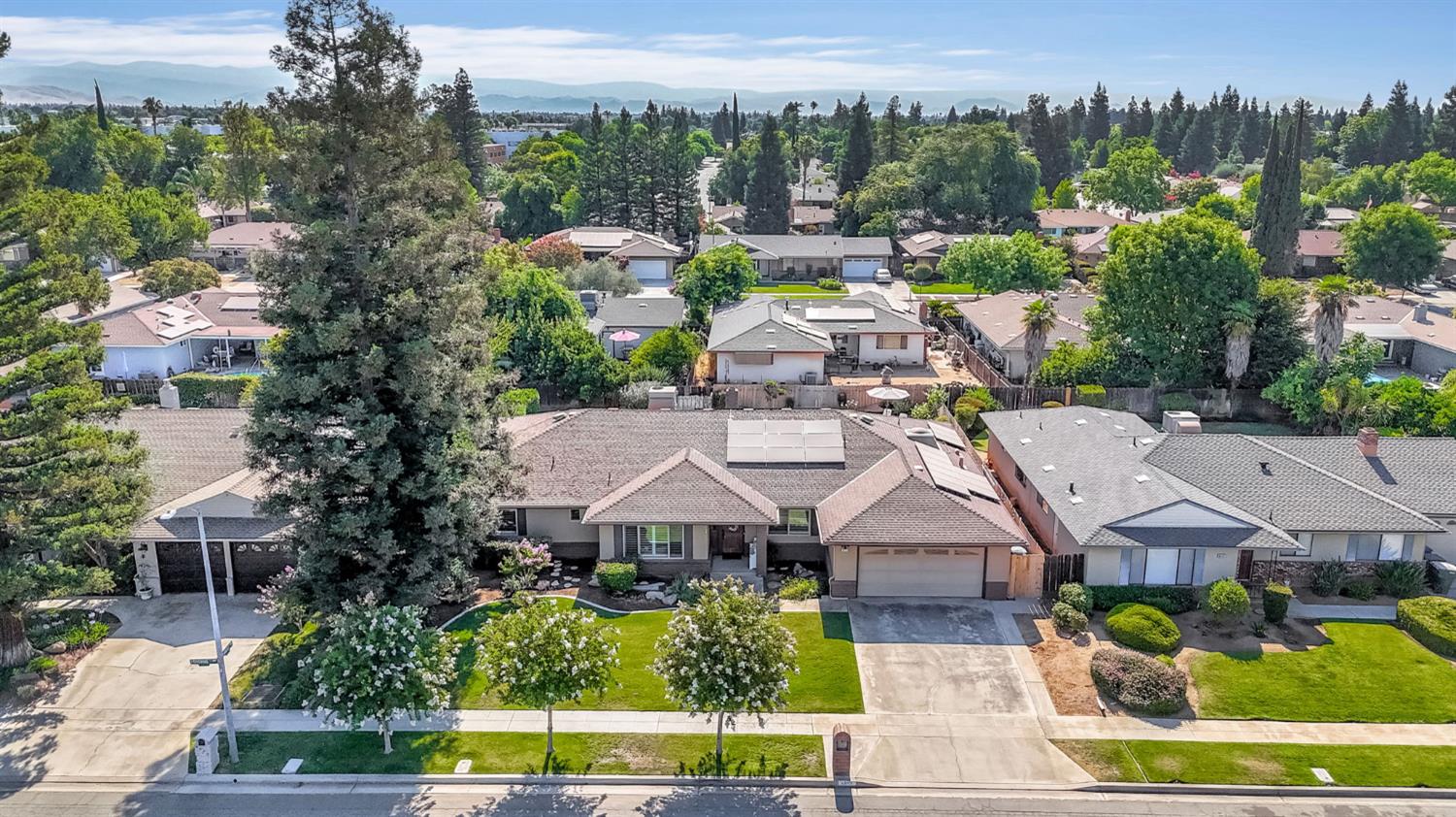 6658 N Thorne Ave, Fresno, CA 93711