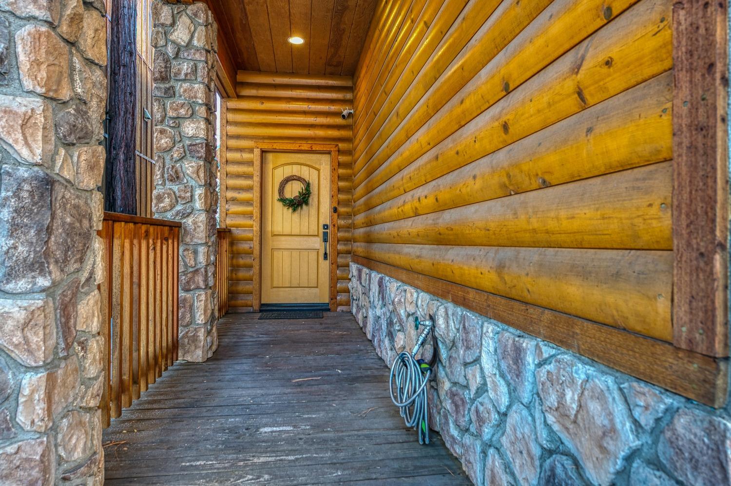 40862 Village Pass Ln, Shaver Lake, CA 93664